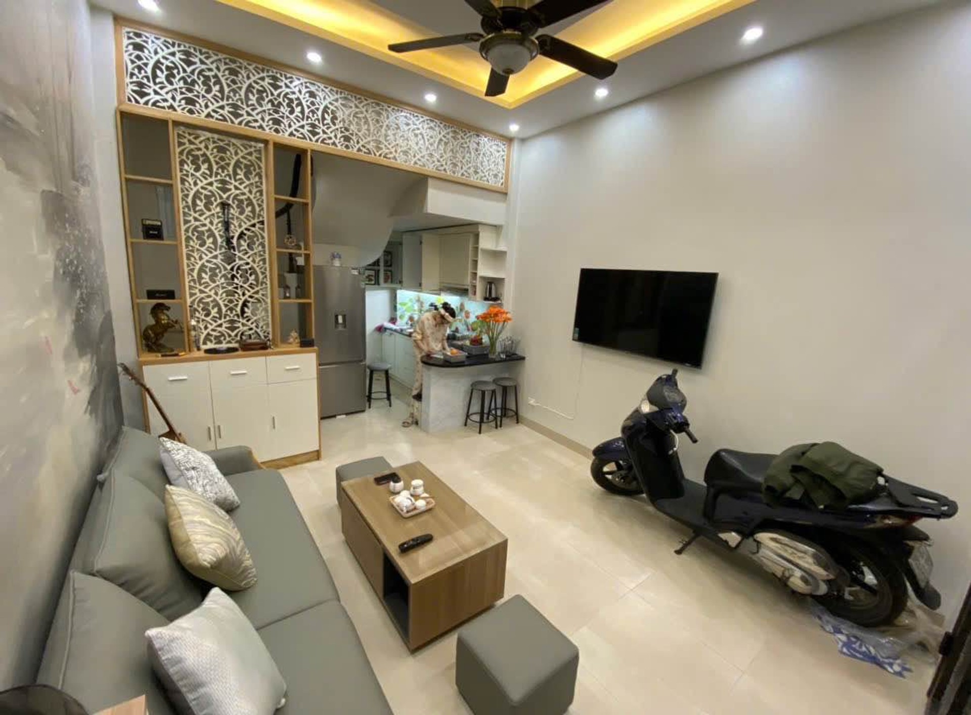 Nhà 4 tầng 2 PN khu Xuân Diệu, ngõ rộng, gần hồ Tứ Liên