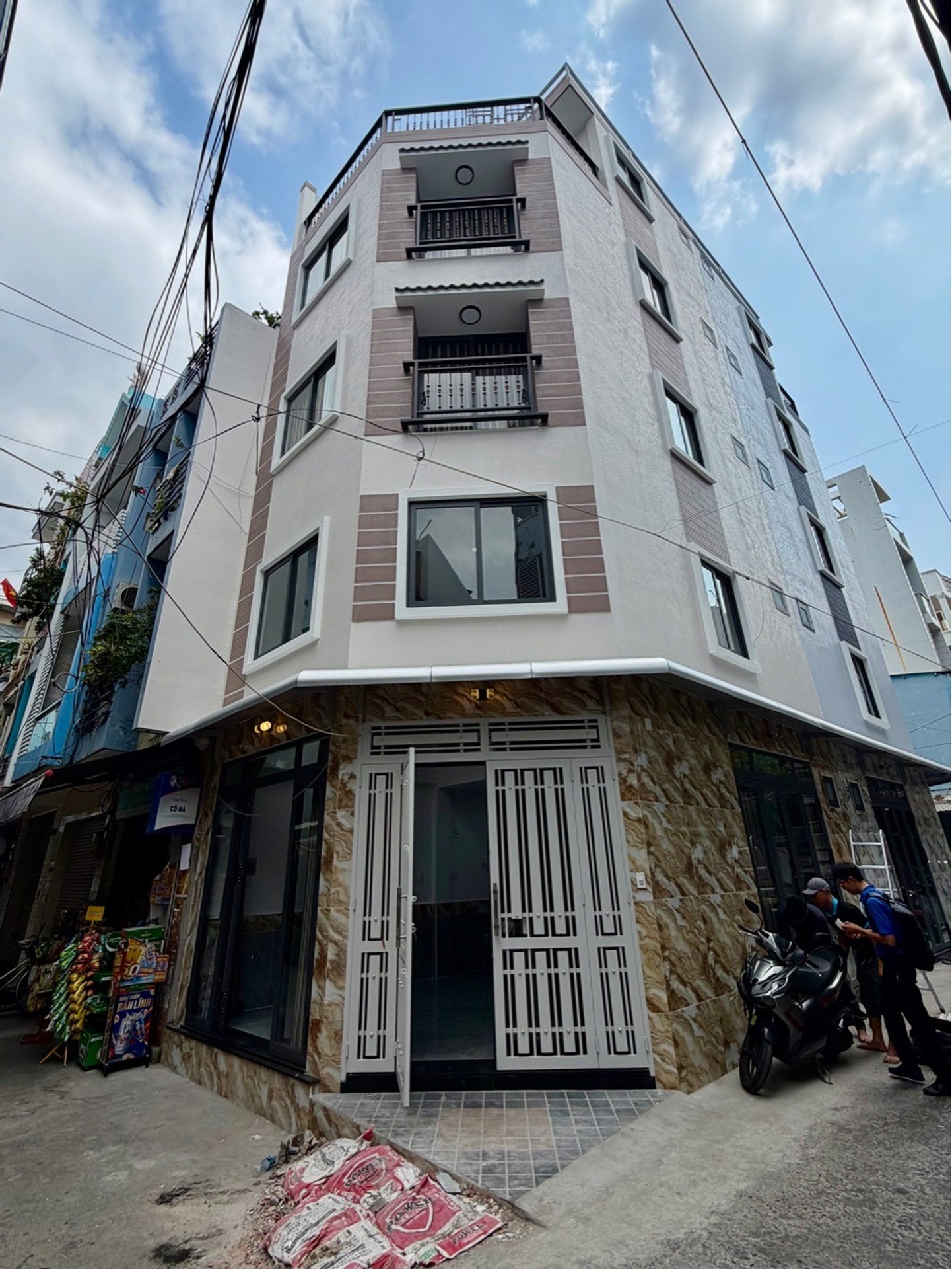 Bán nhà riêng 5 tầng diện tích 42m² tại phường Huỳnh Văn Bánh, Quận Phú Nhuận