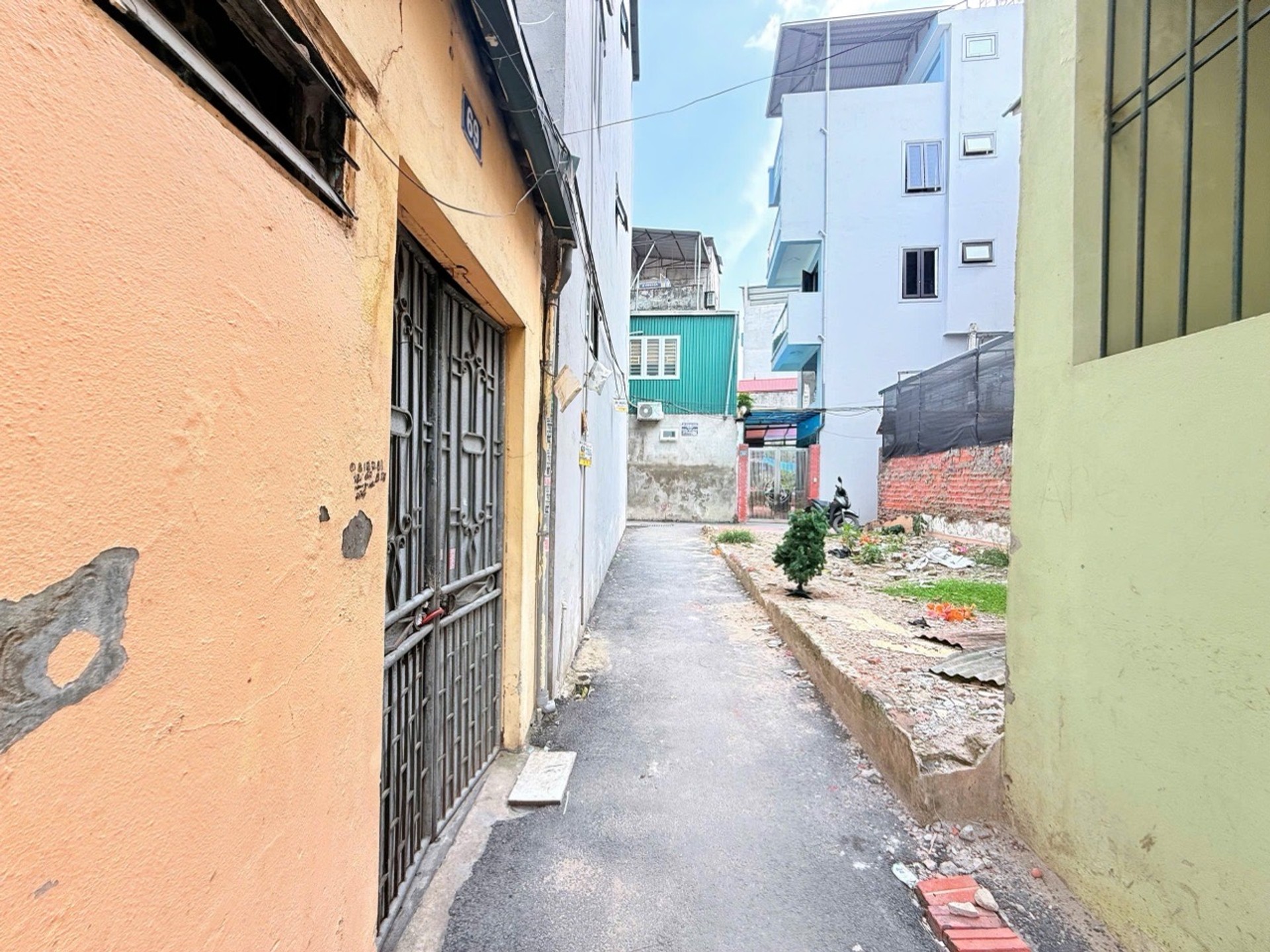 Nhà Tây Mỗ 40m2, giá 4,9 tỷ, gần ô tô, đường ngõ thông, sổ đỏ chính chủ