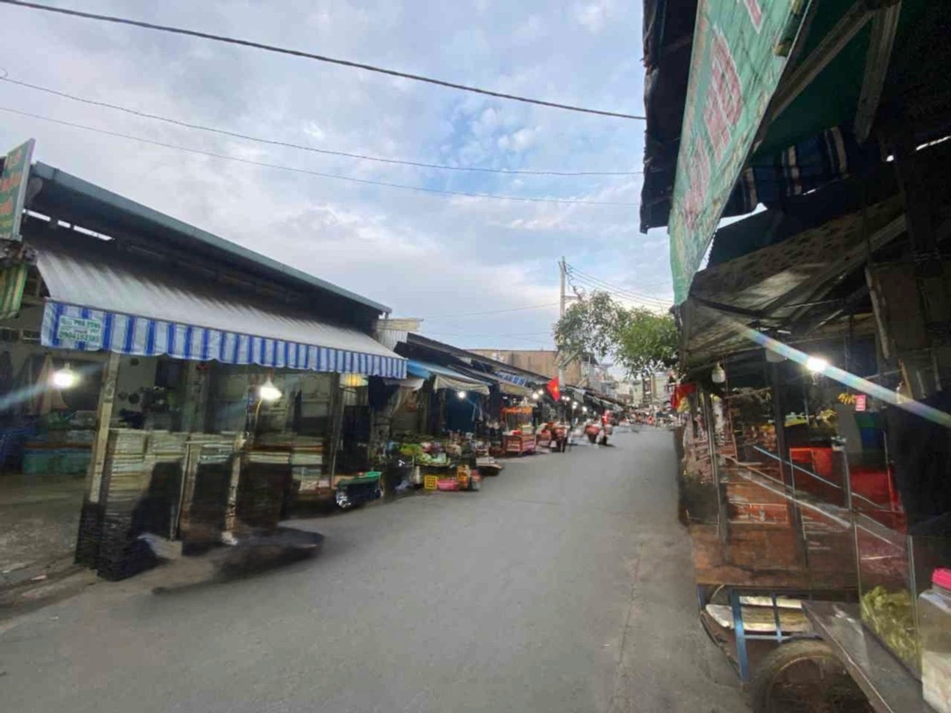 Bán nhà riêng 148m2 mặt tiền 6m tại Đông Hưng Thuận gần chợ Lạc Quang