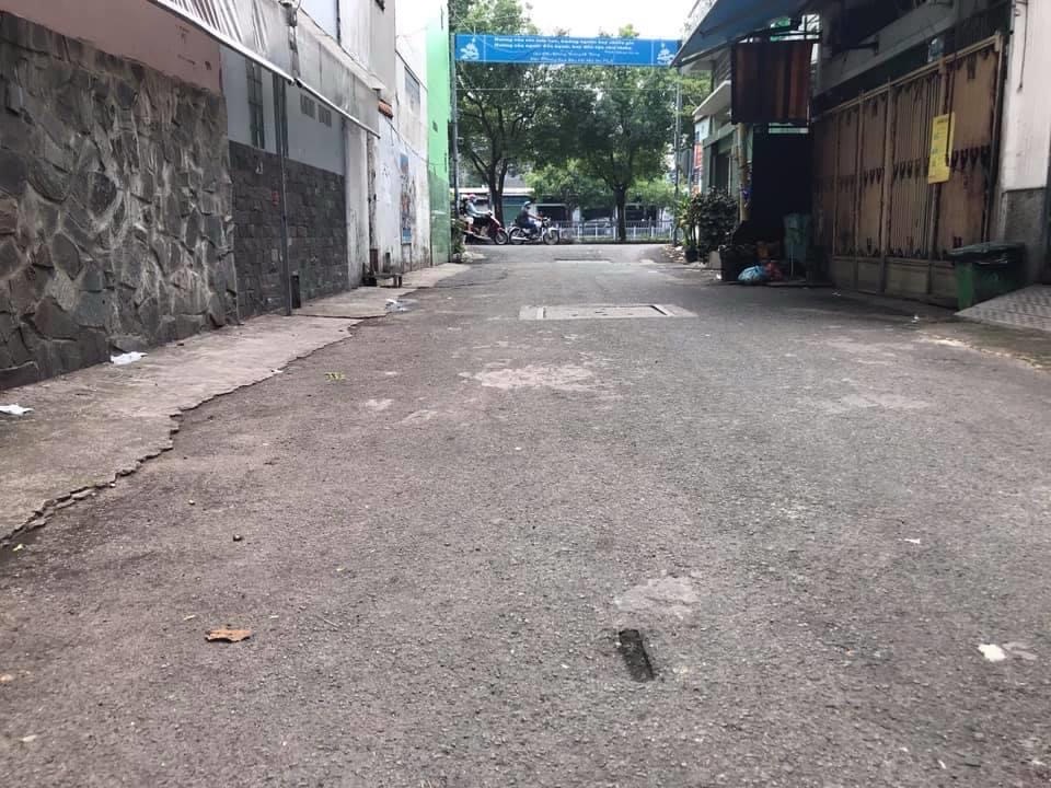 Bán nhà riêng 3 tầng phường 14 Quận Phú Nhuận, hẻm xe hơi 8m, 66m2, 8 phòng ngủ