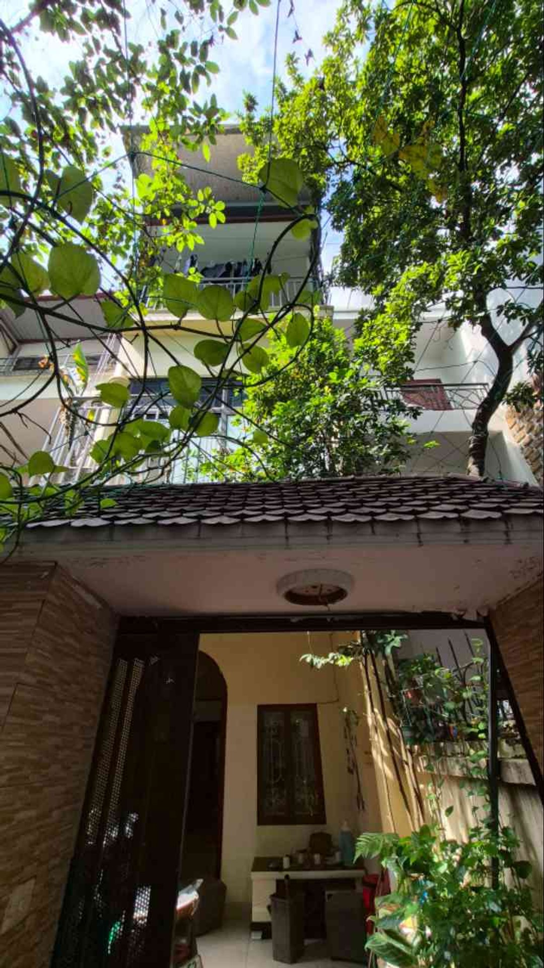 Bán nhà riêng Phố Hào Nam trung tâm Đống Đa, 61.4 m2, 4 tầng, giá 13.8 tỷ