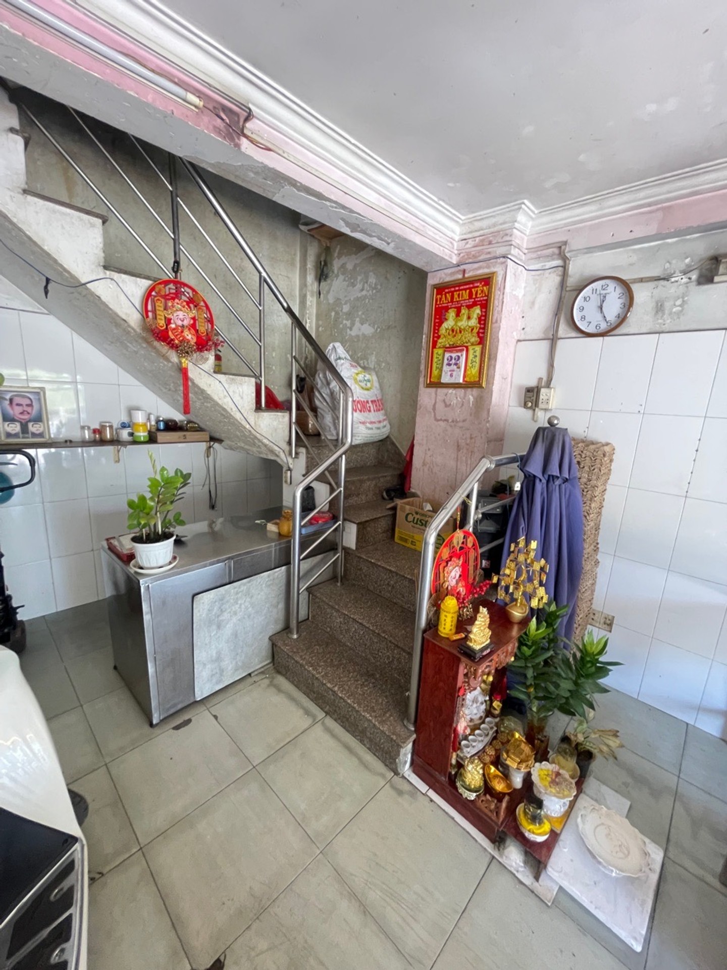 Bán nhà mặt tiền 4 tầng tại quận trung tâm, mặt tiền 4.3m