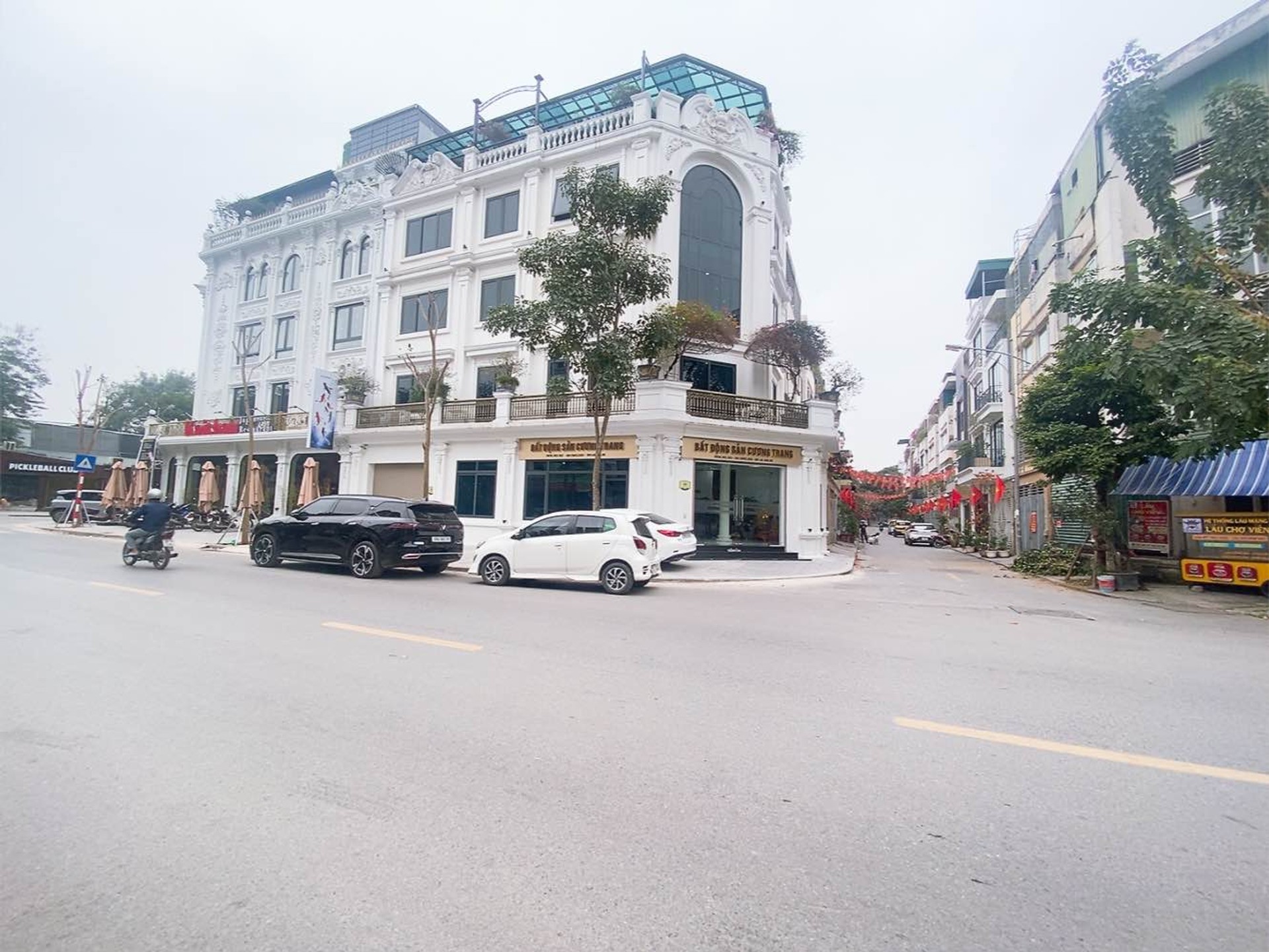Bán nhà liền kề 5 tầng, 68m2 tại khu đô thị Văn Phú Hà Đông , Kinh Doanh sầm uất