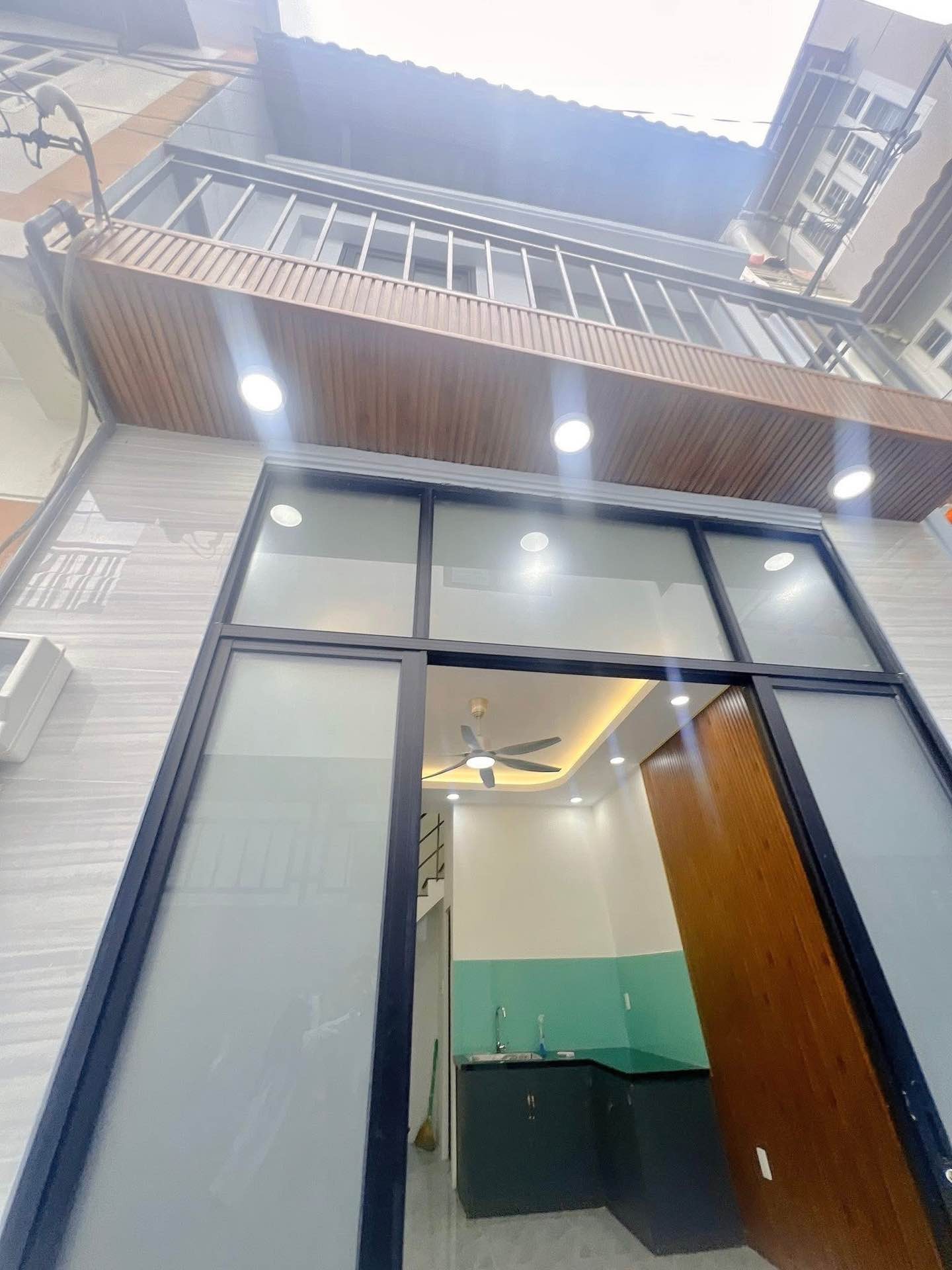 Nhà HIỆP BÌNH,QL13,💰2.33tỷ, 1 trệt 1 lững, 23.2m2 ( 3.5 x 6.7) sổ hồng riêng, không quy hoạch