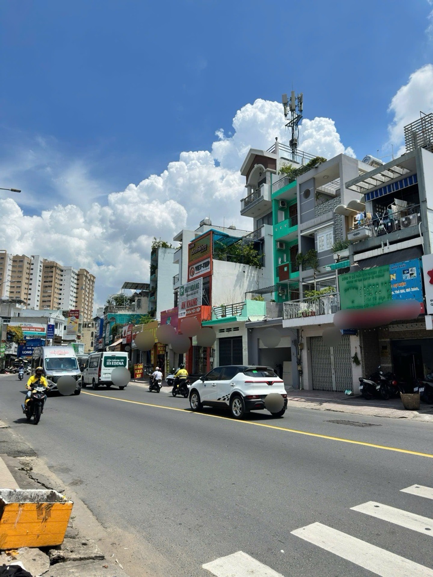 Nhà mặt phố 4 tầng, diện tích 40,1m², mặt tiền rộng, khu vực Tân Hòa tiện kinh doanh