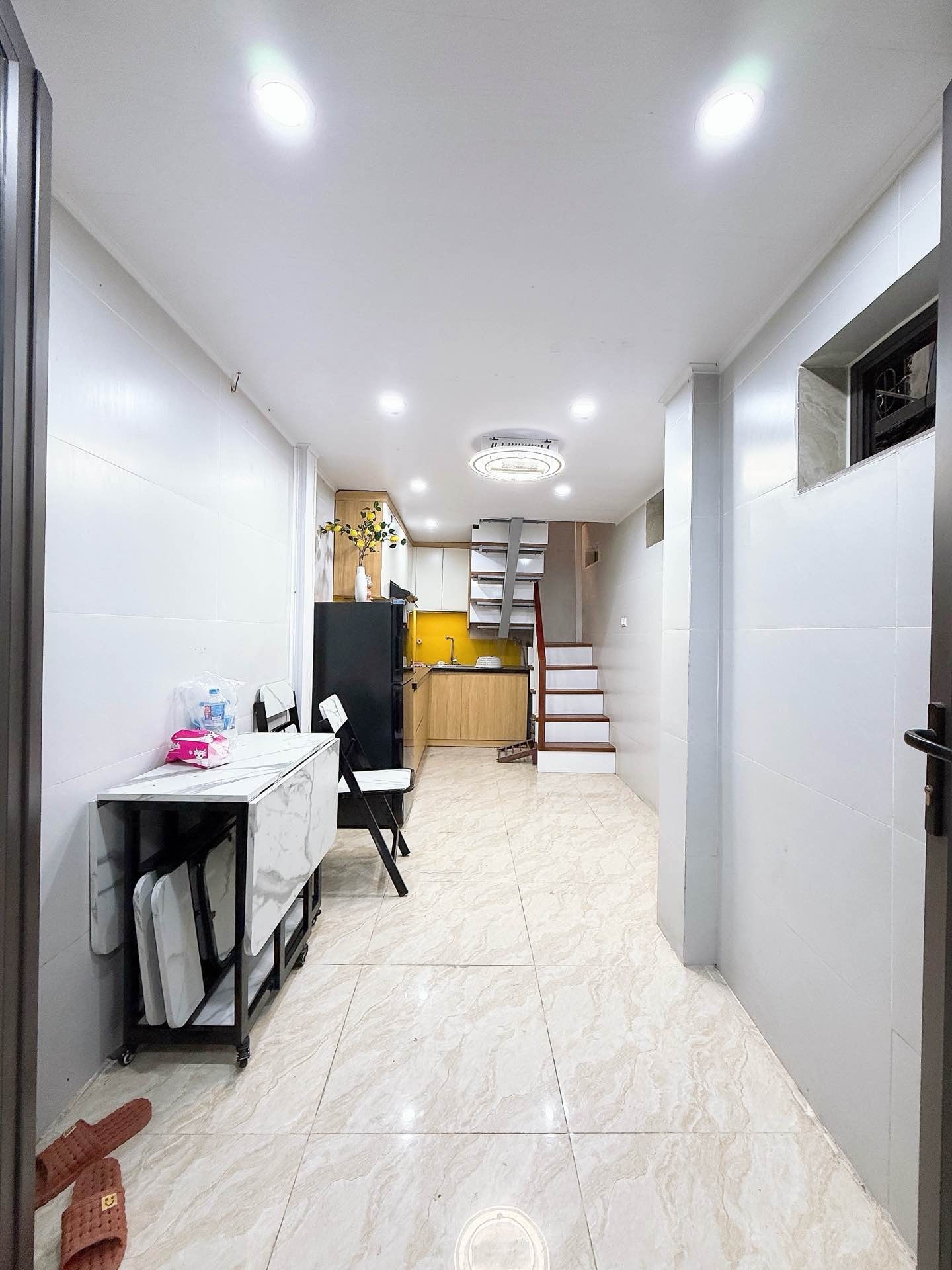 Bán nhà lô góc 3 tầng 2 phòng ngủ tại trung tâm Hai Bà Trưng