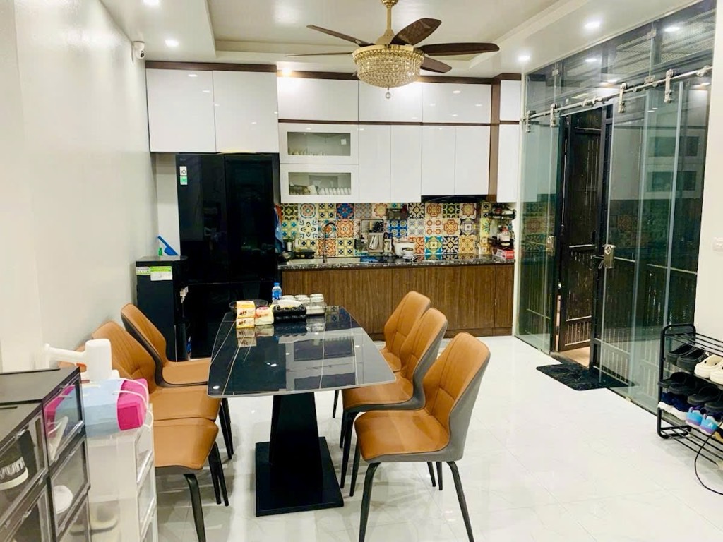 Nhà Lô Góc 5 Tầng Trung Tâm Phú Mỹ - Ô Tô Đỗ Cửa, Thang Máy, Giá Tốt