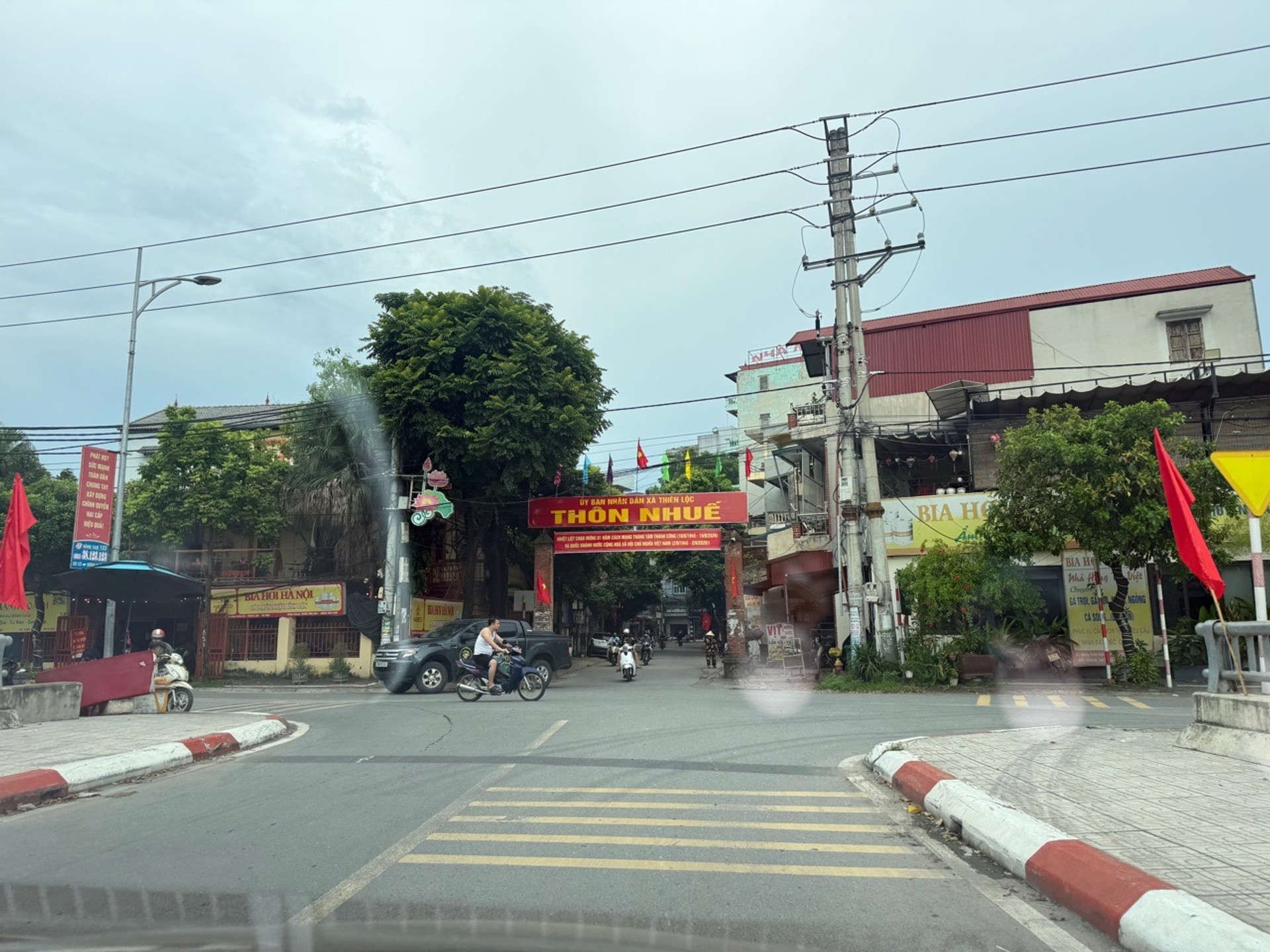 Lô góc siêu phẩm view công viên, ô tô tránh thoải mái đt 0988 0048 65