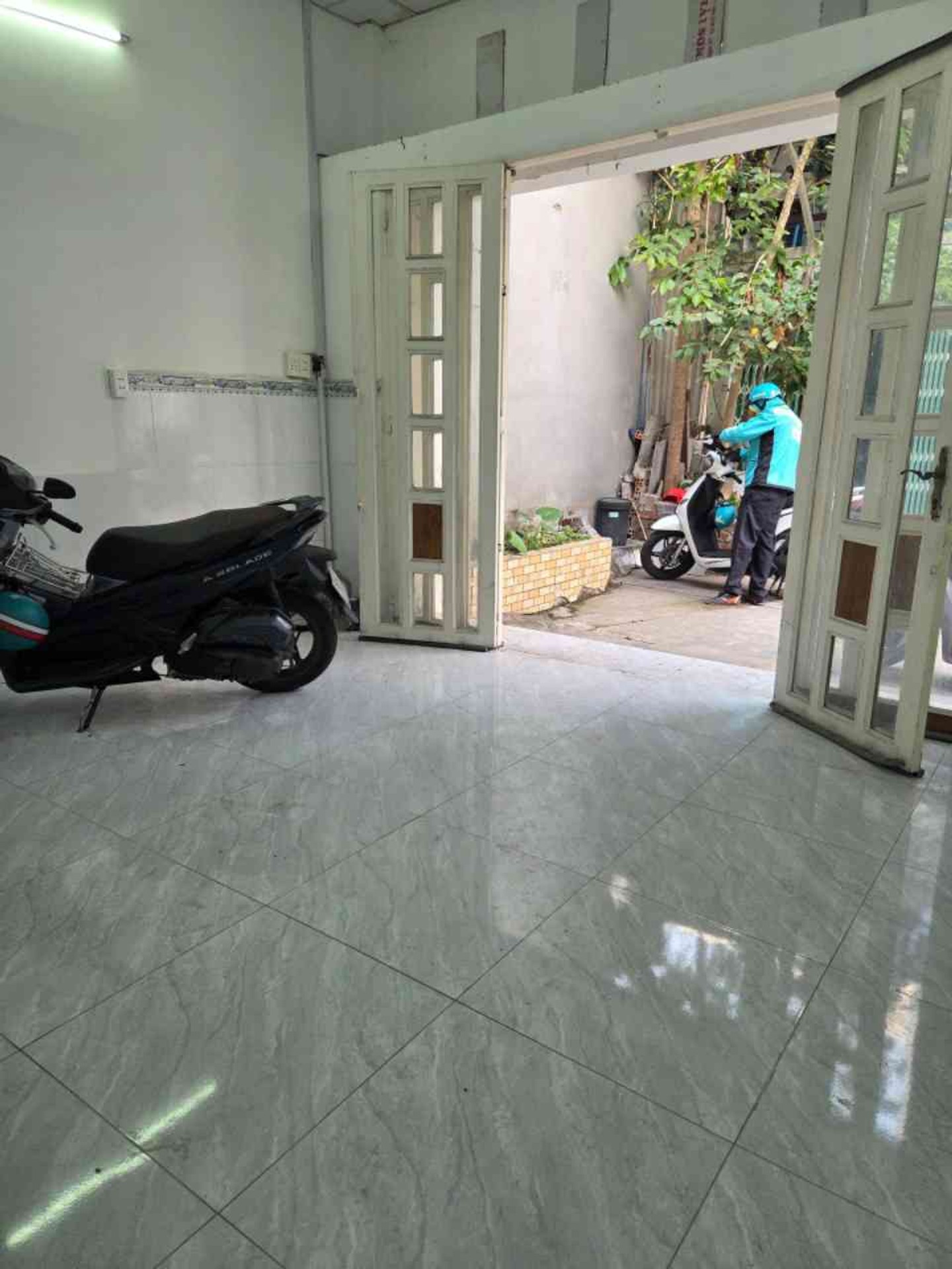 BÁN NHÀ SÁT BÊN CHỢ LÊ ĐÌNH CẨN BÌNH TÂN - 81M2 NGANG 4,2M 2PN ĐƯỜNG 6M Ở NGAY GIÁ 4TY95 TL