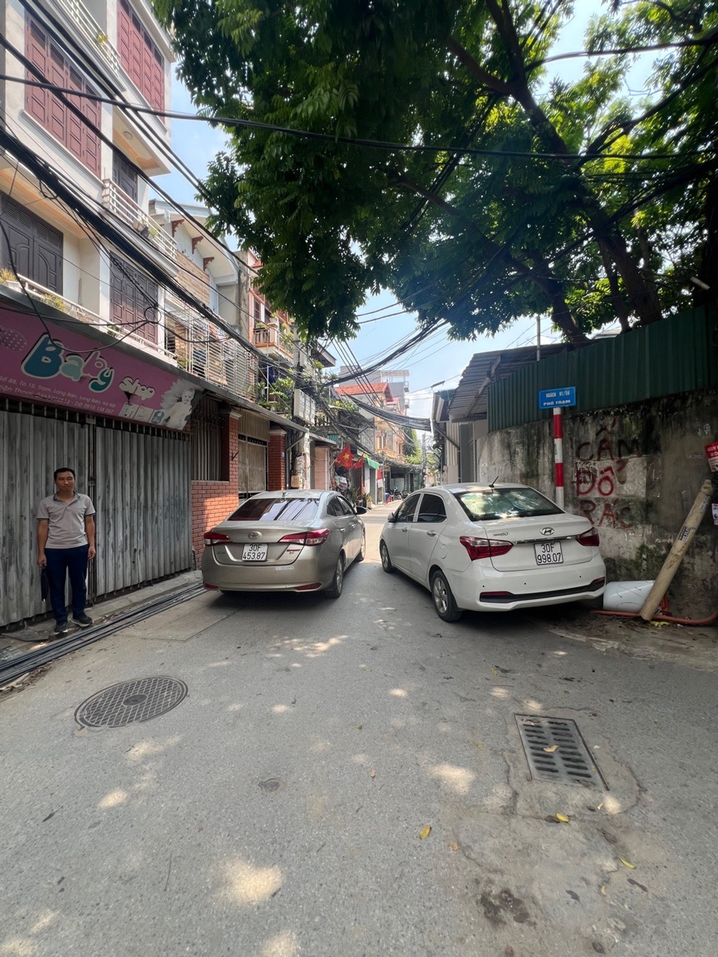Nhà hiện đại 6 tầng ngay trung tâm phố Trạm, gần Aeon Mall Long Biên. DT 40m2 , chỉ 12 tỷ , TL.
