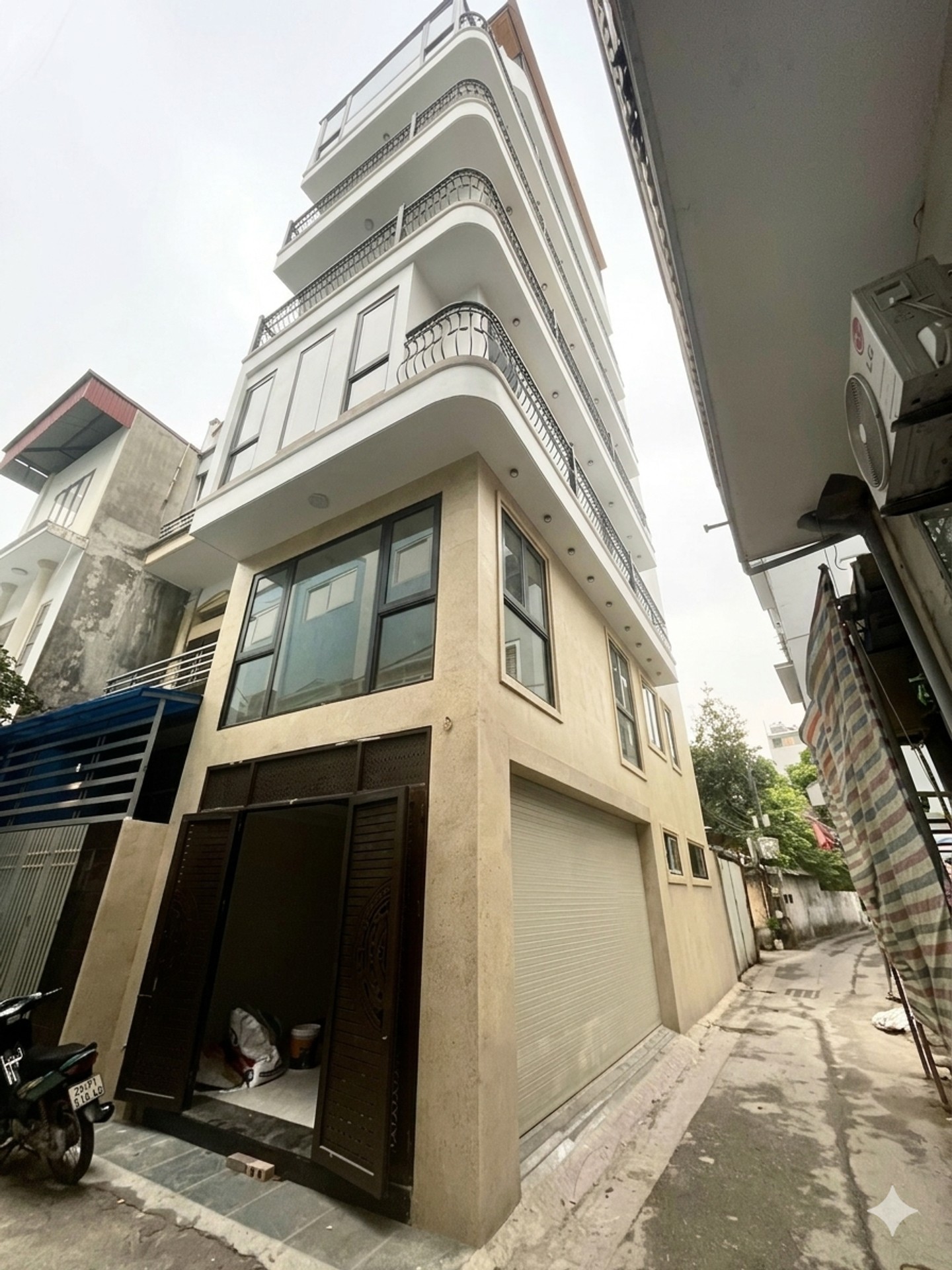 BÁN NHÀ NGUYỄN VĂN LINH 48M2- 7 TẦNG THANG MÁY - Ô TÔ TRÁNH - CẠNH TRƯỜNG CẤP 1- 13.8 Tỷ