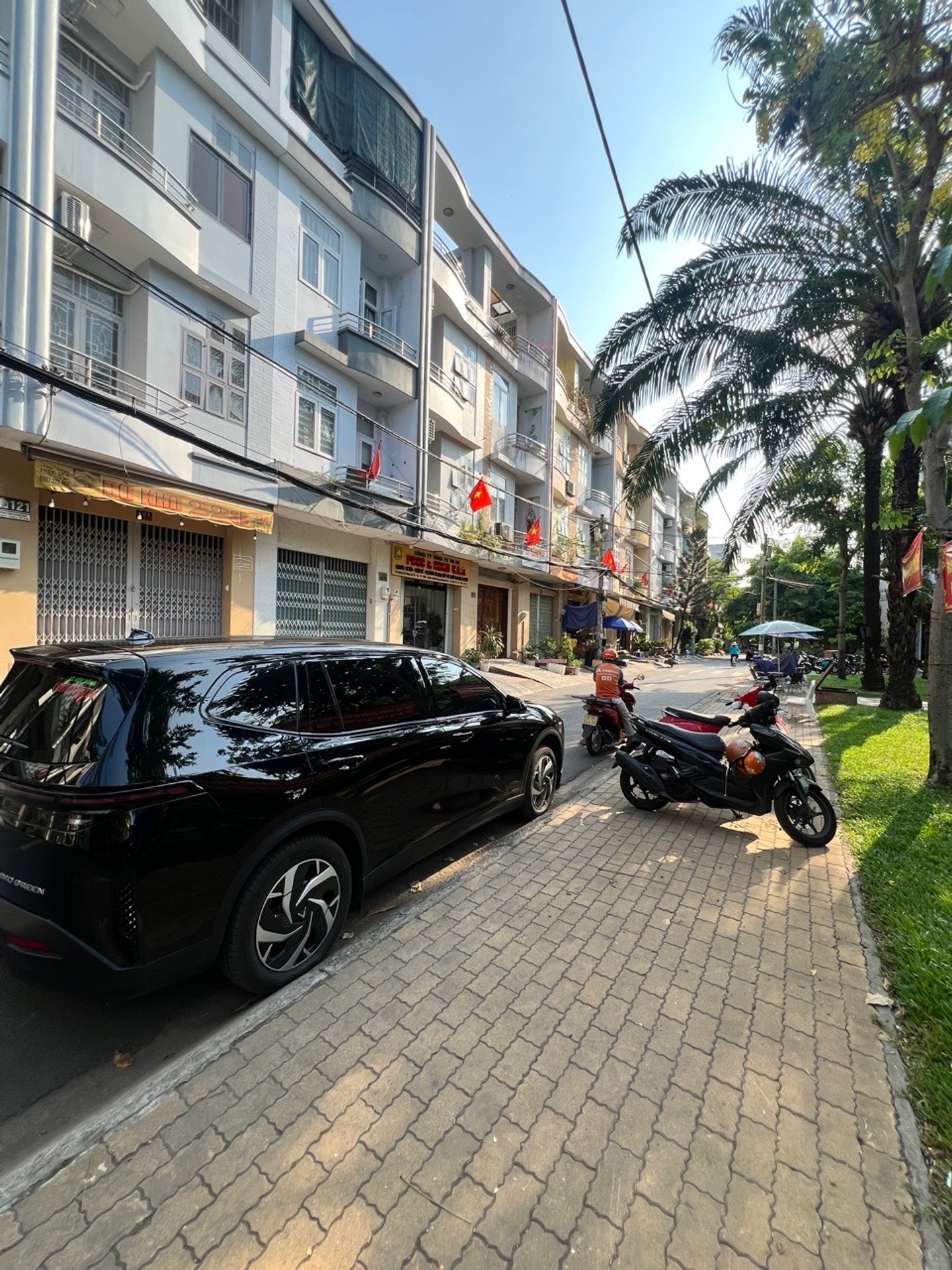 Bán nhà riêng 5 tầng mặt tiền 4m tại Bông Sao, phù hợp kinh doanh, giá 11.6 tỷ