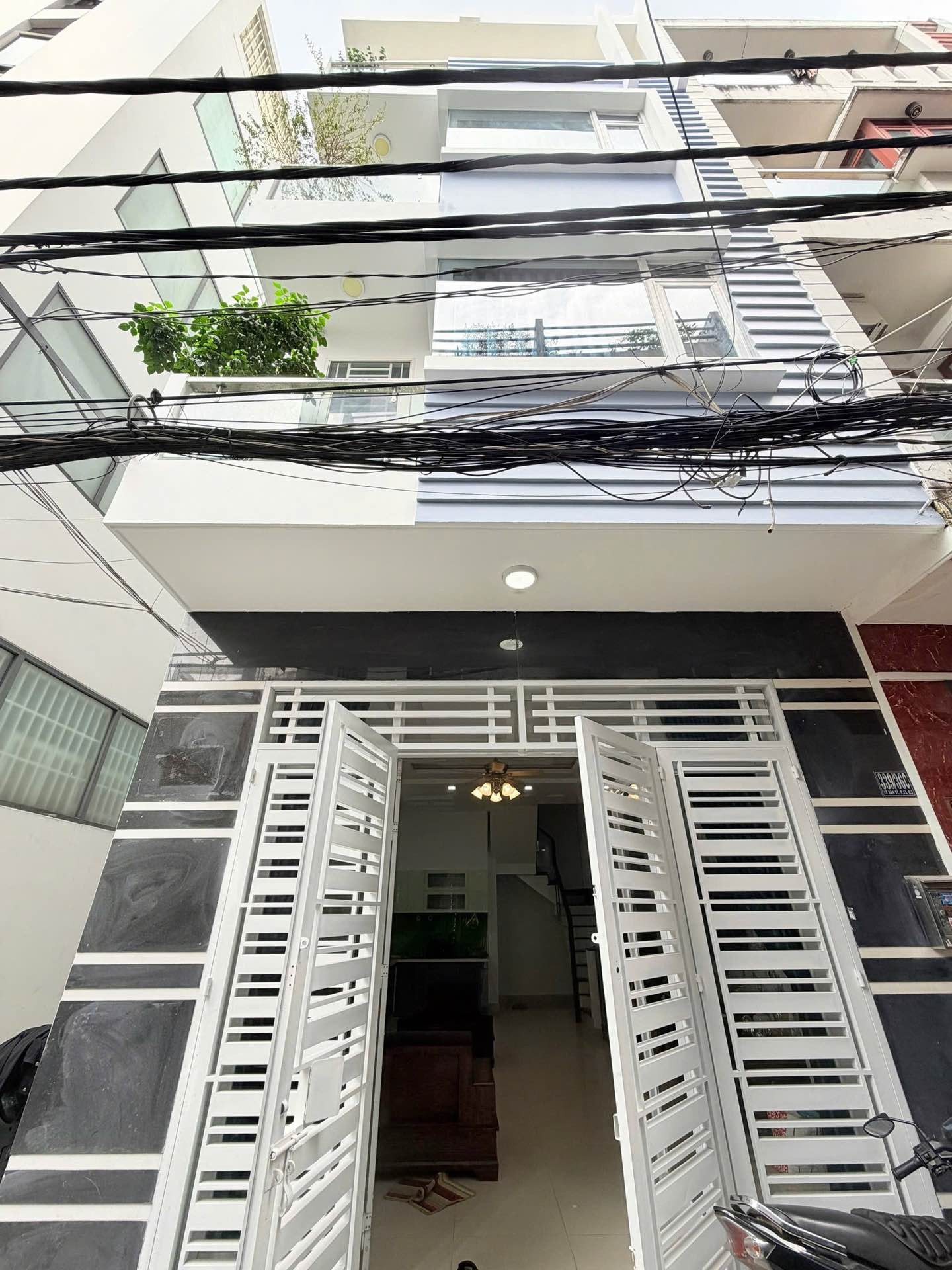 Nhà 4 tầng, 4 phòng ngủ tại quận trung tâm, diện tích 46m2 giá 12,6 tỷ