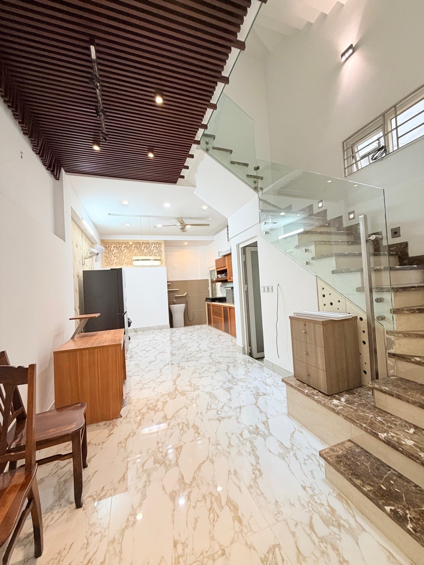 Bán nhà riêng 4 tầng 71m² hướng Đông Nam tại phường 11, Tân Bình