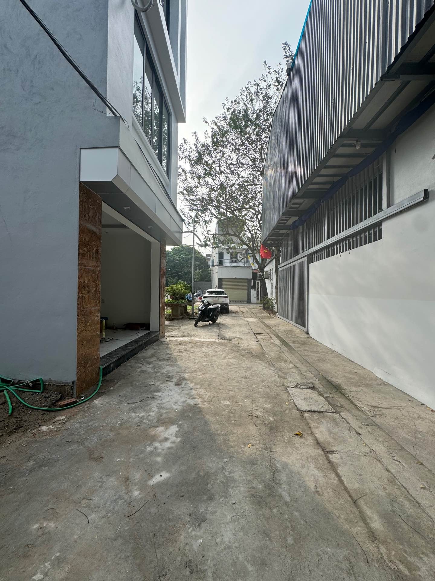 Cơ hội sở hữu nhà riêng 5 tầng vị trí đắc địa, ô tô vào tận cửa, giá tốt tại Hà Nội