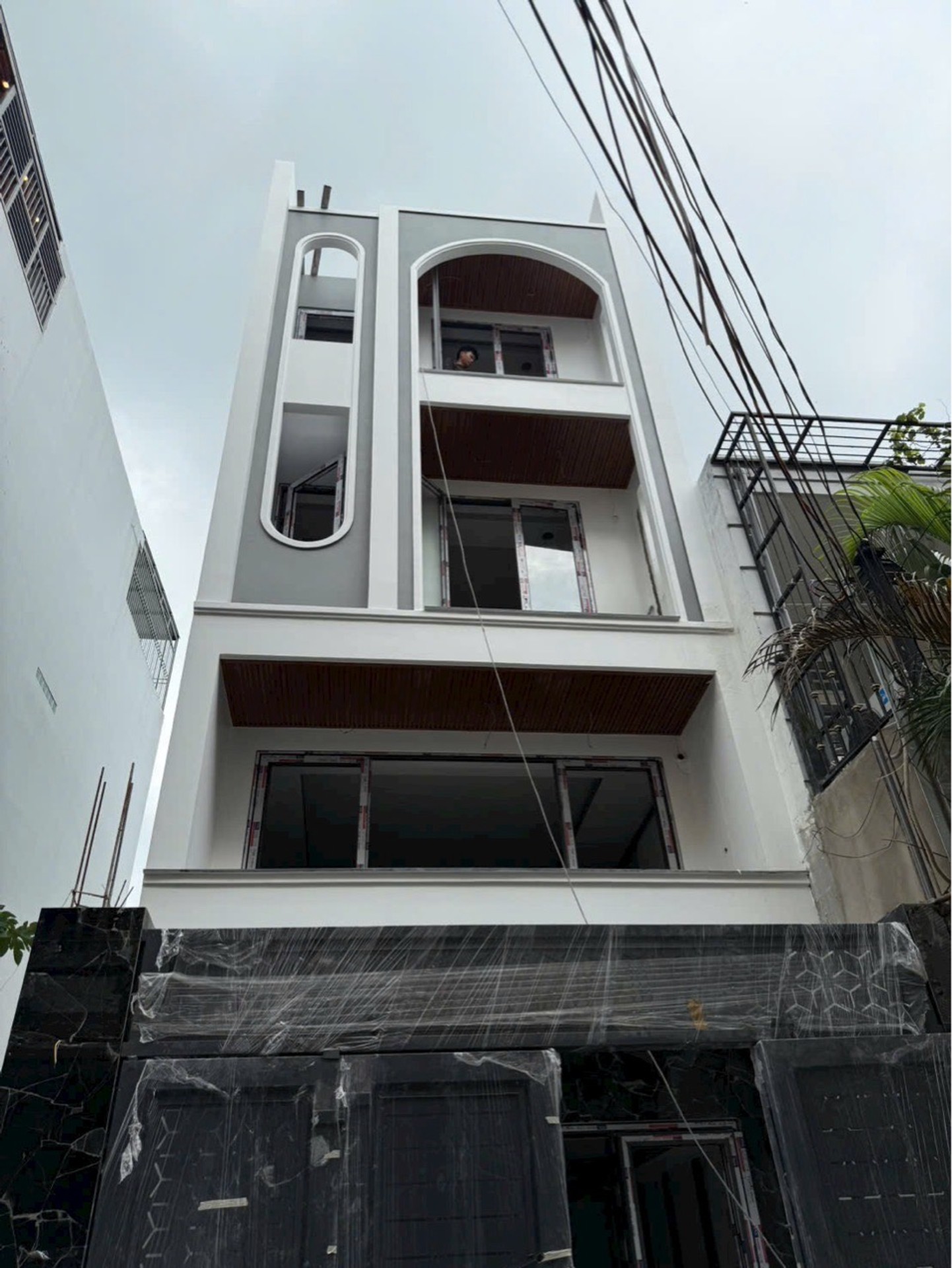 Bán nhà riêng 5 tầng tại phường An Hội Tây, Phan Huy Ích, có thang máy, 4 phòng ngủ