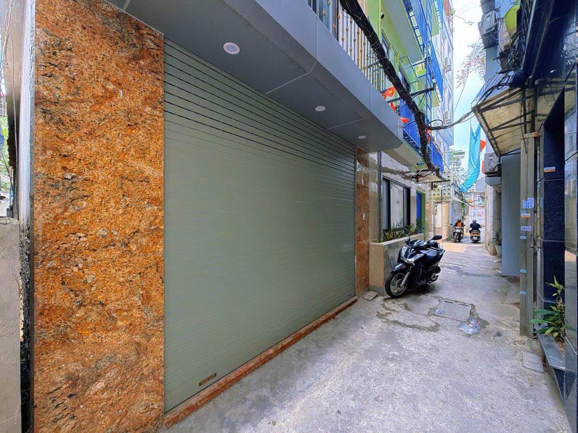 Cơ hội sở hữu nhà 6 tầng thang máy mới tinh tại Nguyễn Ngọc Vũ, giá tốt hiếm có