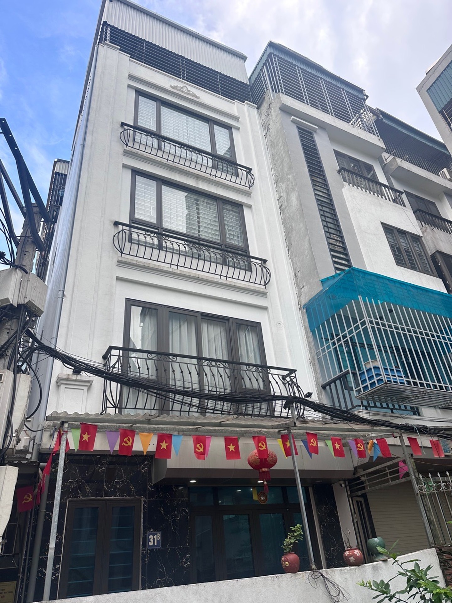 Nhà Lô Góc Trên Phố Mễ Trì Hạ, Sổ Đỏ Hoa Hậu, Cơ Hội Vàng Giá Tốt