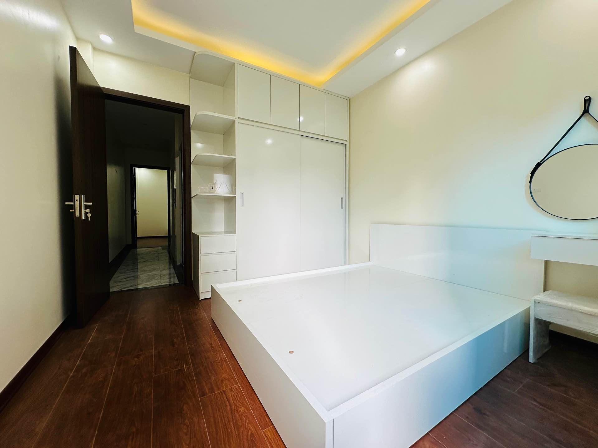Nhà Phân Lô Phú Diễn 5 Tầng Ô Tô Đỗ Cửa, Thang Máy