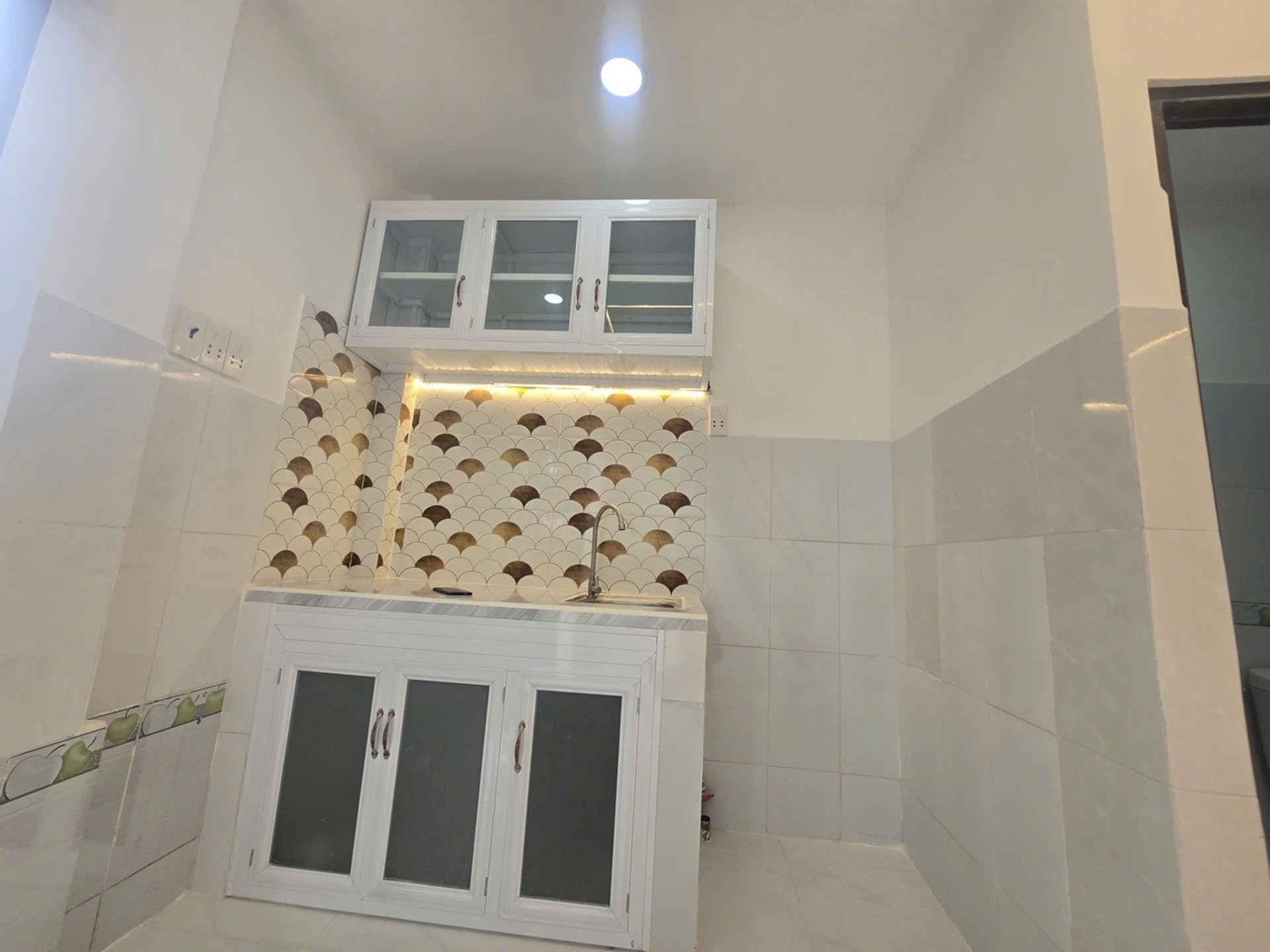 Nhà 2 tầng nhỏ xinh, giá hời ngay Quốc Lộ 50