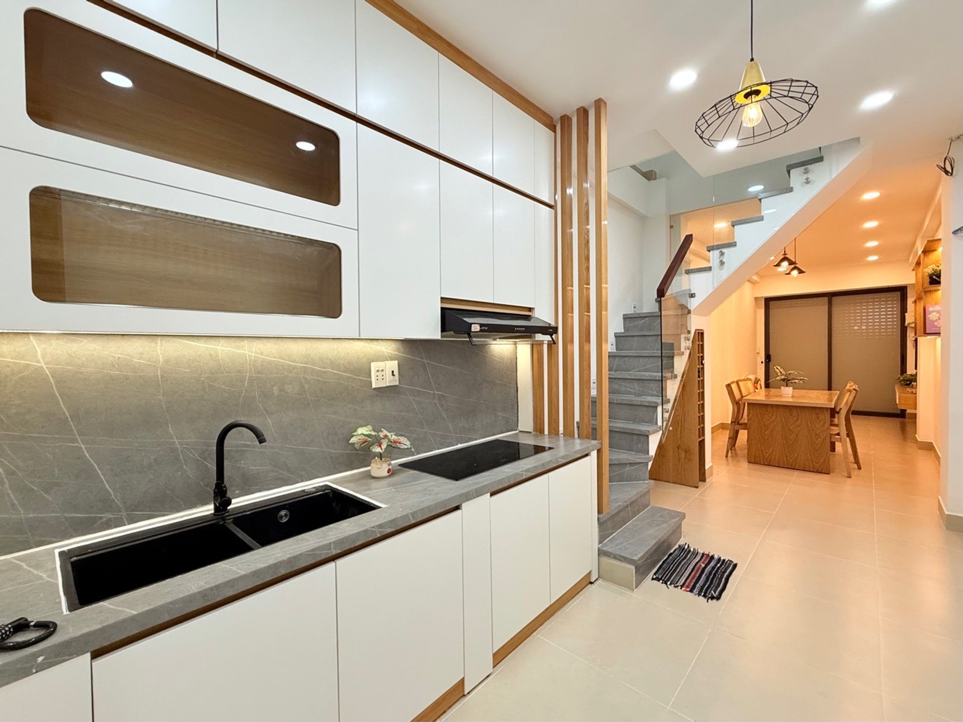 Góc 2 Mặt Tiền Hẻm Xe Tải Cư Xá 666 - 3 Tháng 2, Quận 10 - Ô Tô Đỗ Ngày Đêm