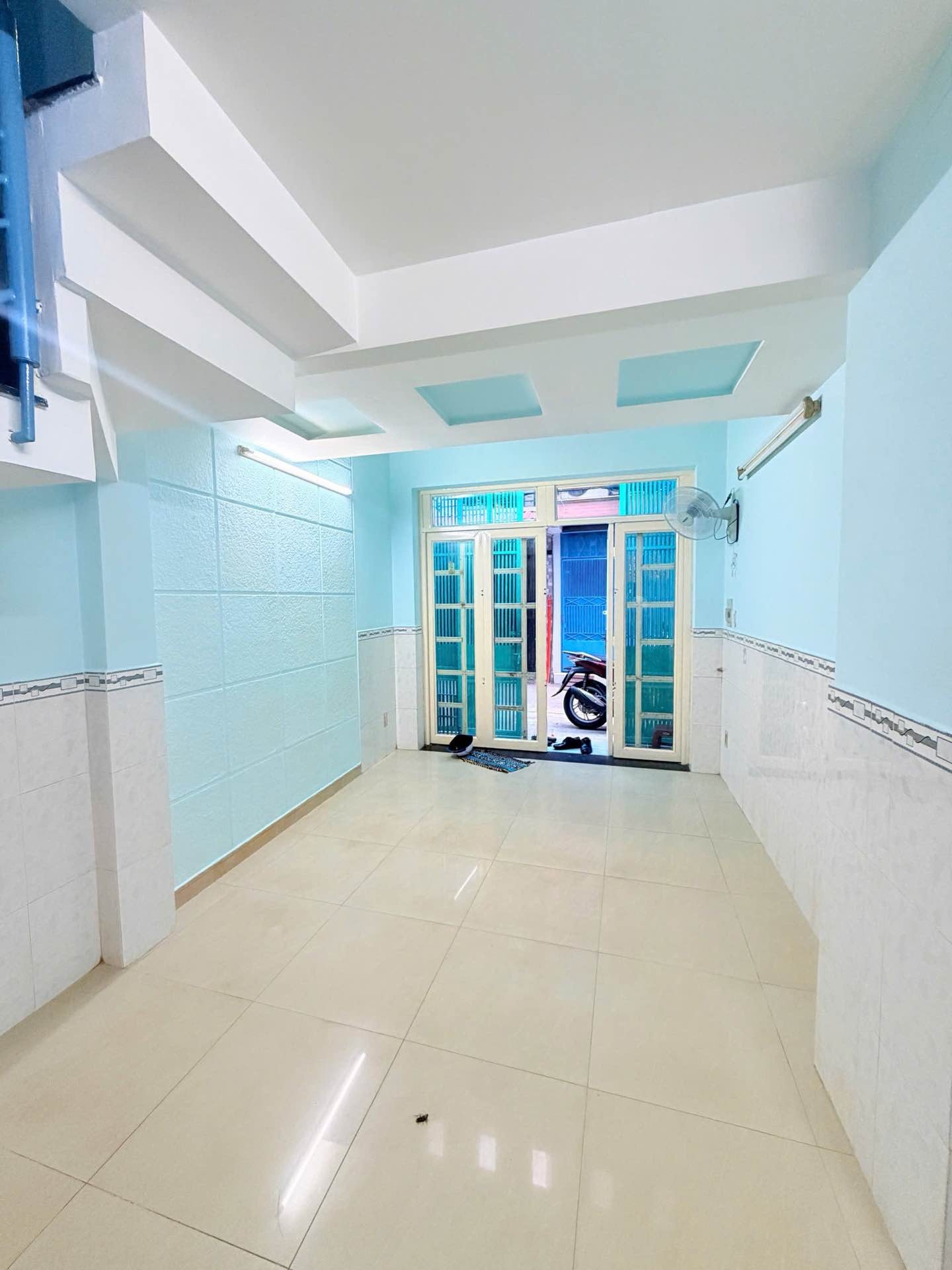 Bán nhà riêng 5 tầng tại quận 3, diện tích 32m², gần mặt tiền, giá ưu đãi