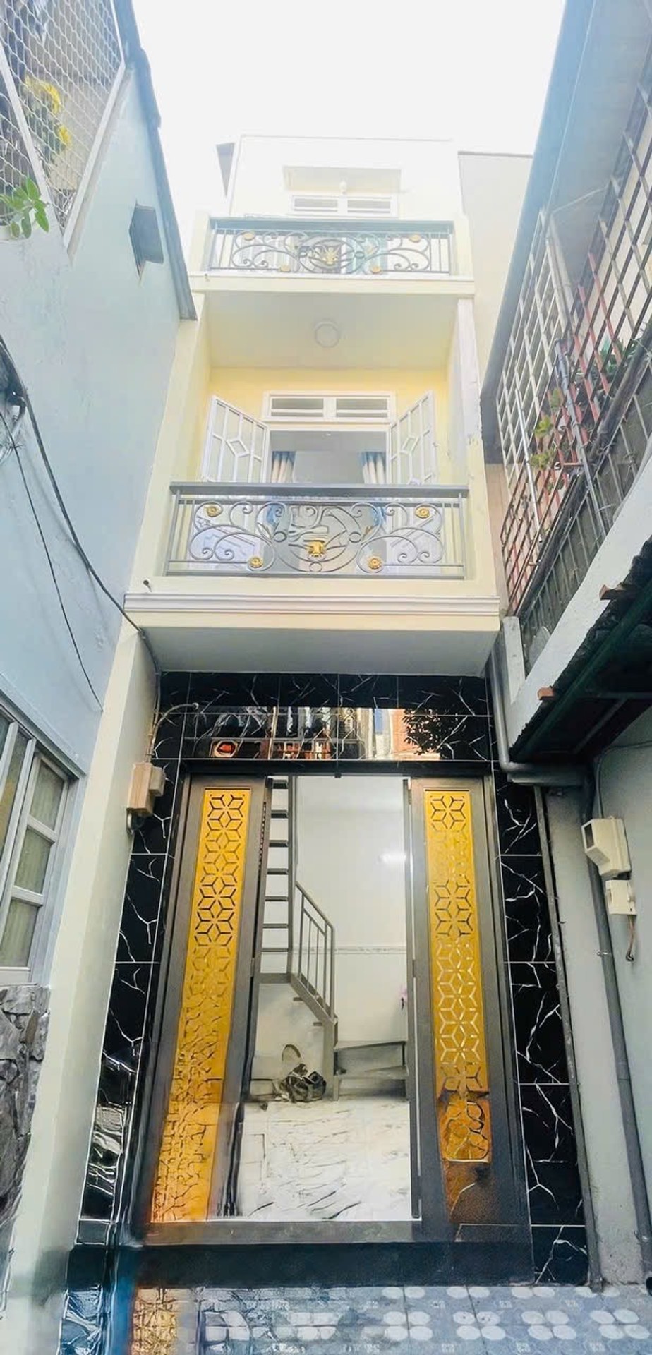 Nhà Q4
39
3 lầu 4pn