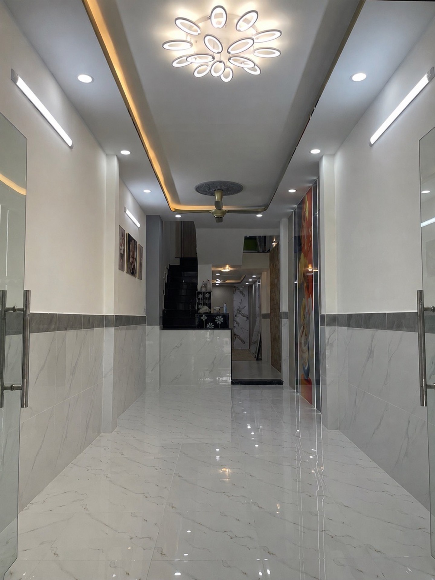 Nhà riêng 5 tầng, 6 phòng ngủ phố Tô Hiến Thành, quận Hòa Hưng