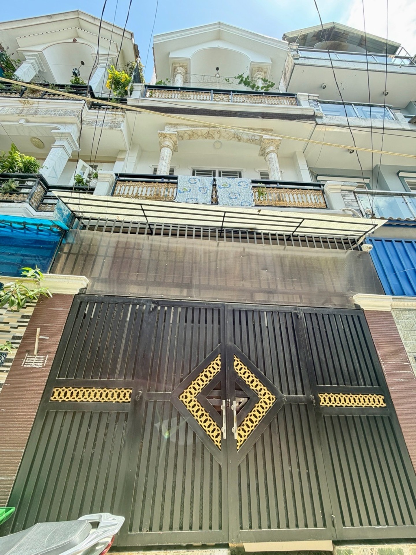 NHÀ ĐẸP HẺM XE HƠI TRƯƠNG THỊ HOA – Q12 🔥
📐 55,8m² – 4,88×10,25m – nở hậu 4,89m | DTSD 169m²
📍 P