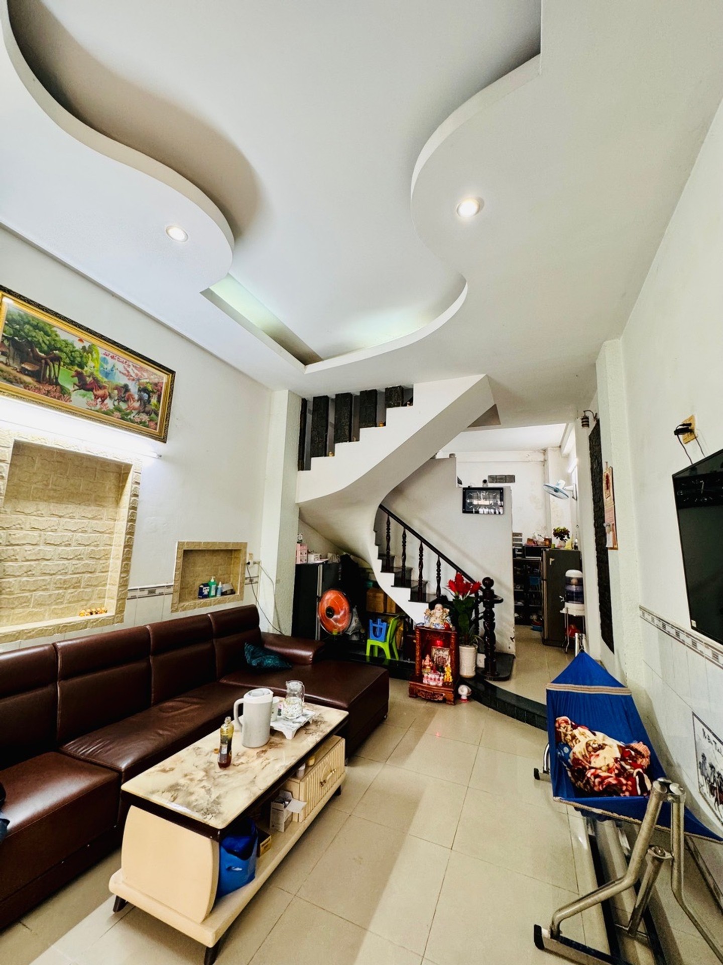 Nhà 3 tầng, sát Phạm Văn Đồng, DTSD 135m2, chỉ 4.1 tỷ