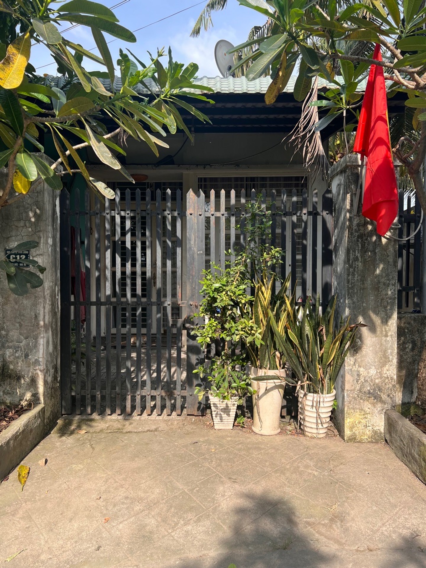 Nhà Cấp 4 Đẹp, Hẻm Xe Hơi, Tiện Ích Đầy Đủ Tại Nhơn Đức