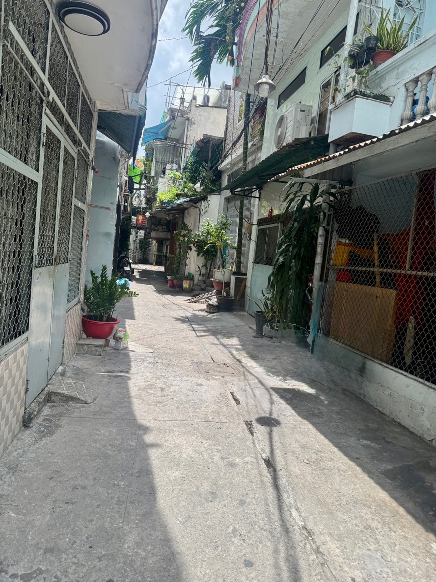 💥 NHÀ 3 TẦNG – NGANG 4.7M – ĐỐI DIỆN ĐẦM SEN – Q11 🔥
🏡 45m², 3PN – 3WC, phòng khách, bếp.