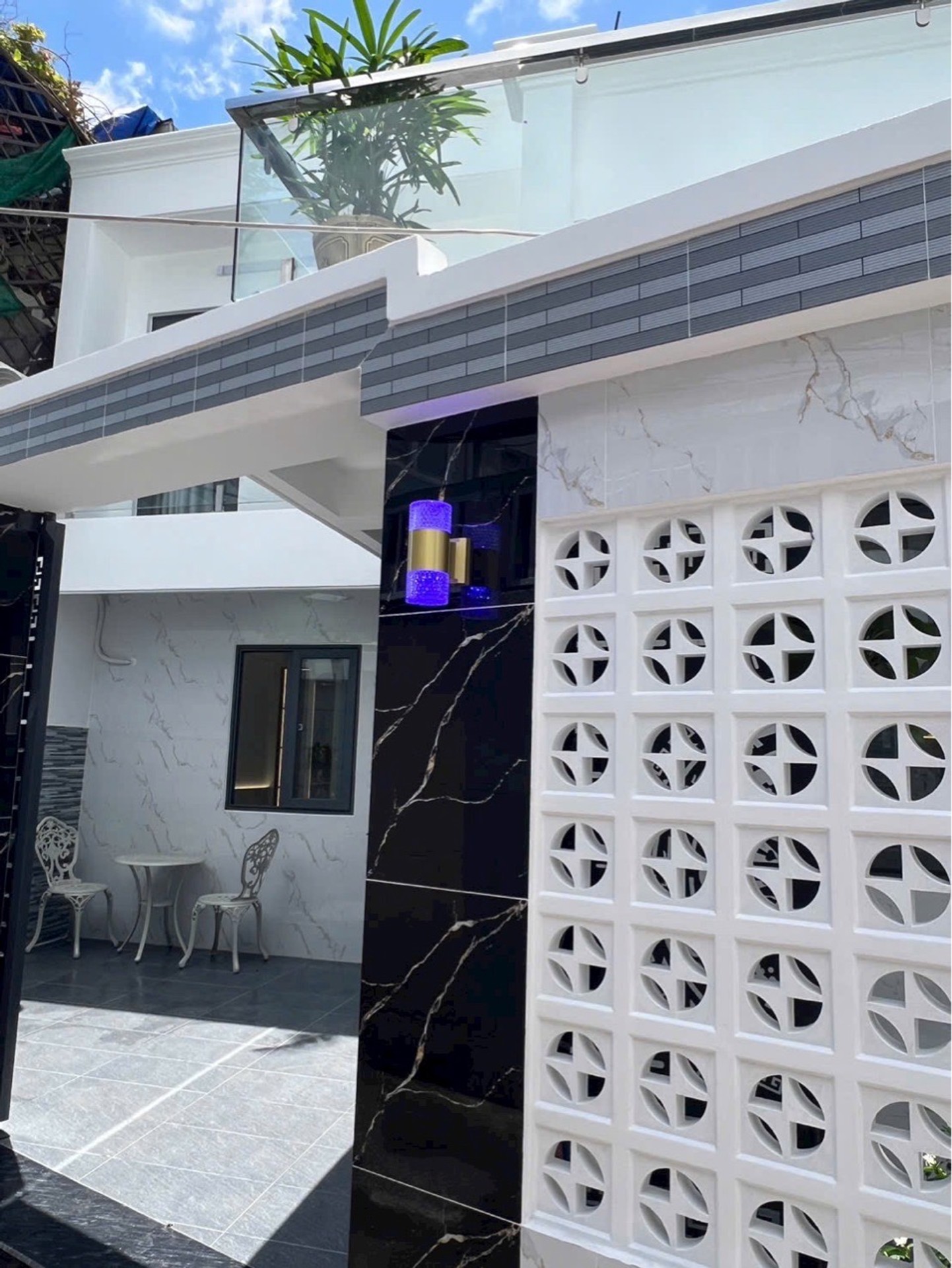 Nhà mới toanh lô nhì, tặng full nội thất, gần Huỳnh Tấn Phát