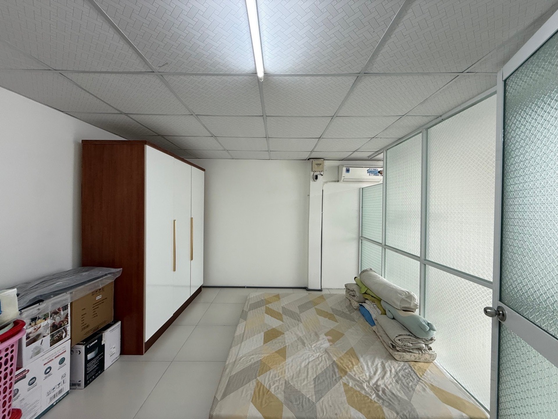 Nhà đẹp hẻm xe ba gác, gần phố, 2 phòng ngủ thoáng mát