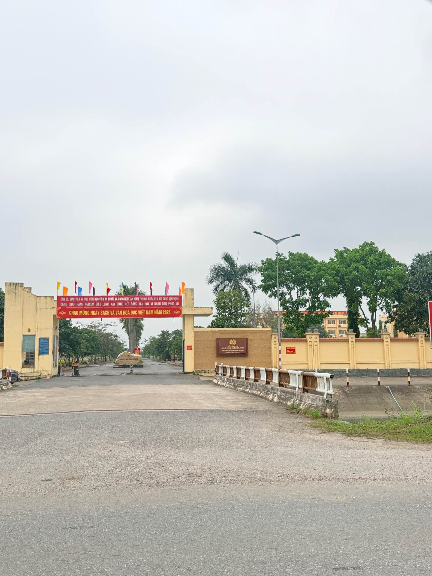 Lô Góc Đất Nền Tinh Tế Gần Hồ Và Học Viện An Ninh