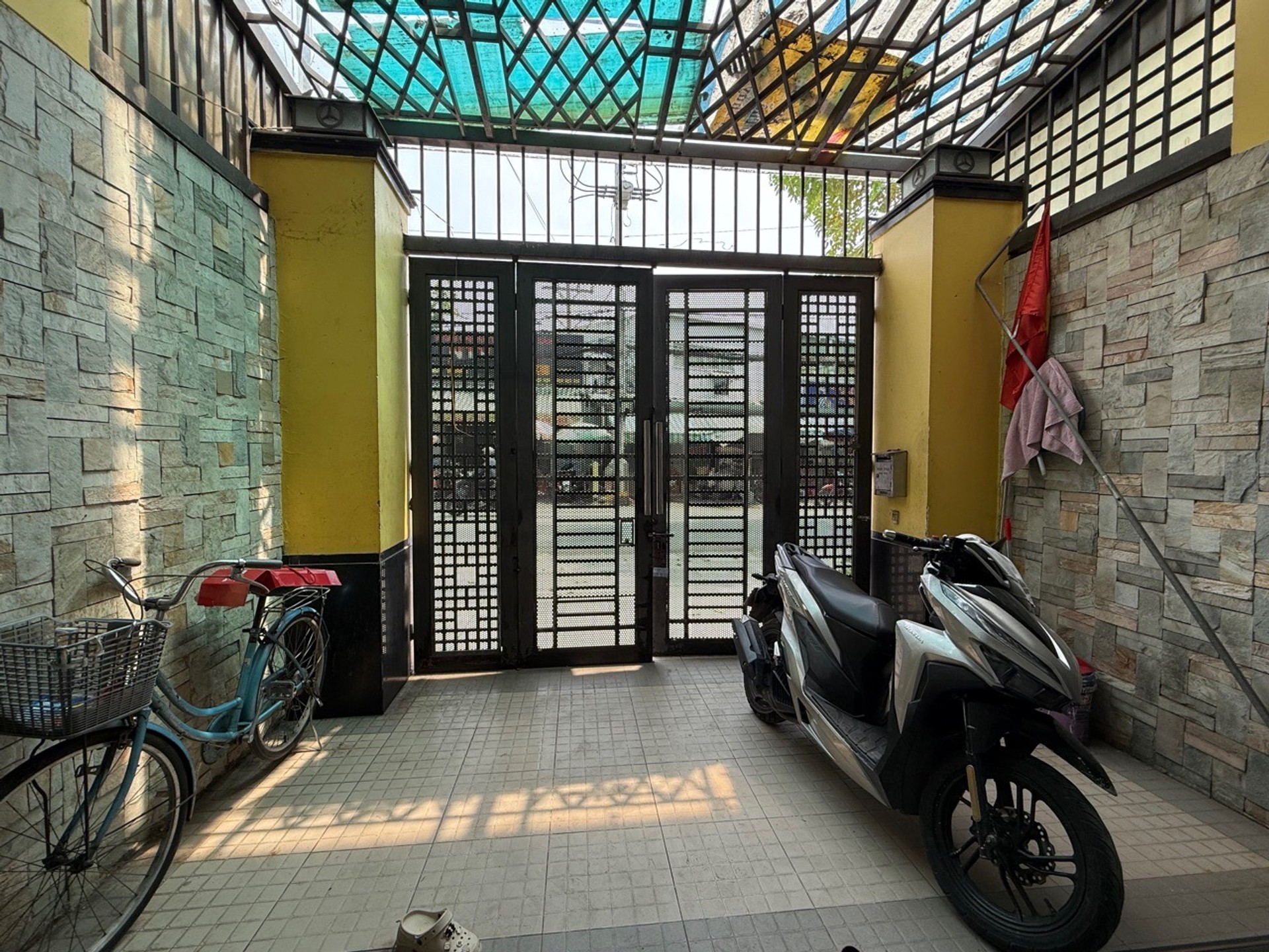 Cơ hội vàng sở hữu nhà mặt phố 5 tầng khu vực Tân Thới Nhất với giá ưu đãi cực sốc
