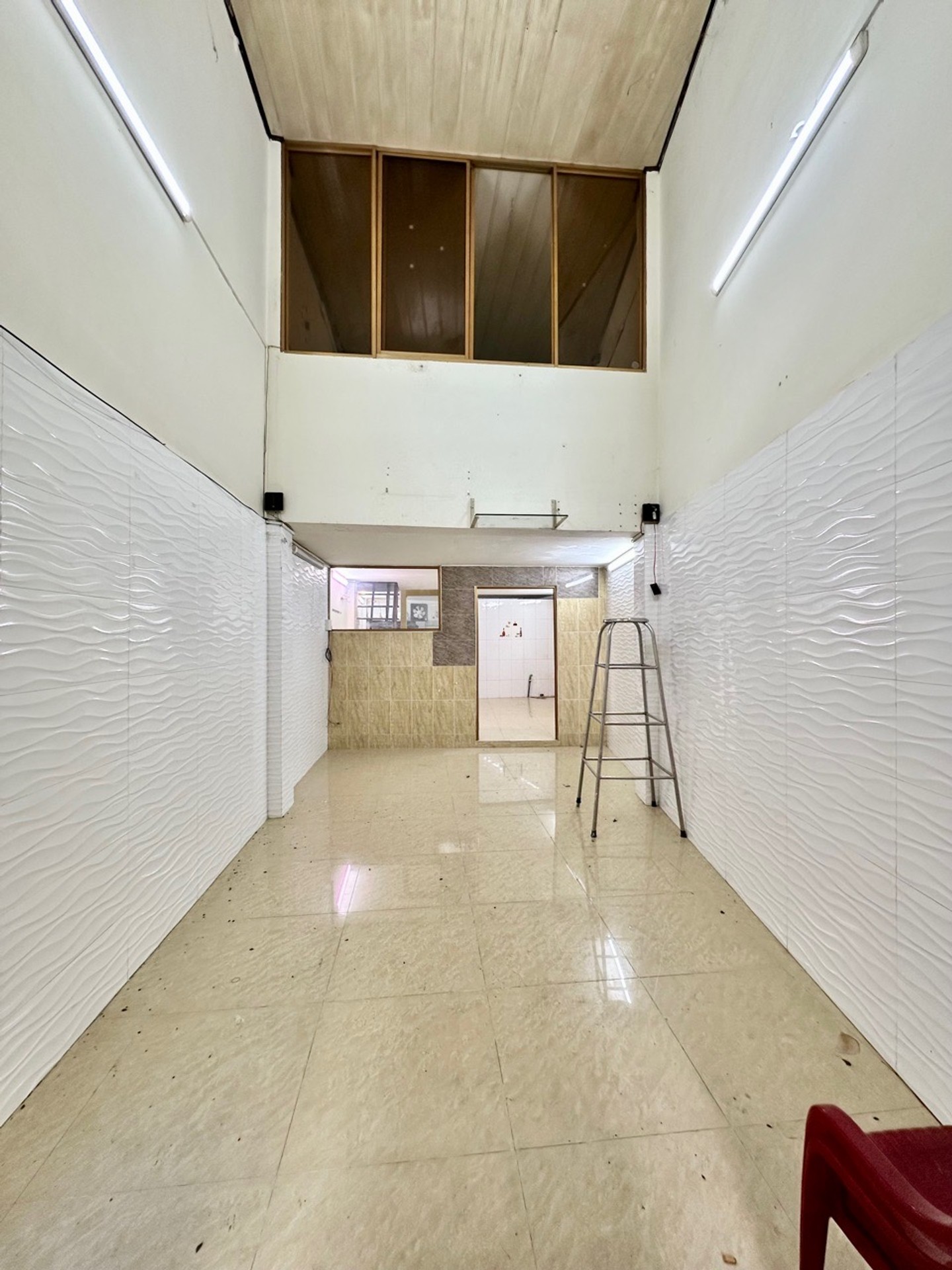 Nhà hẻm Phạm Văn Chí, Quận 6, 60m2, nhà cũ cấp 4, 2 tầng. Giá 4.27 tỷ