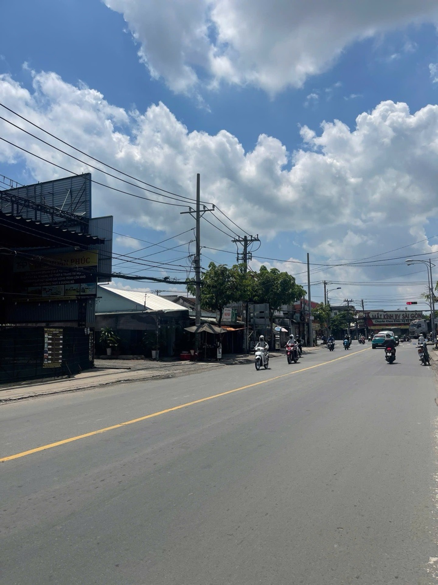 Bán nhà 2 tầng 4 phòng ngủ tại Tân Thới Nhì giá 4 tỷ, Dt : 8,8x11m