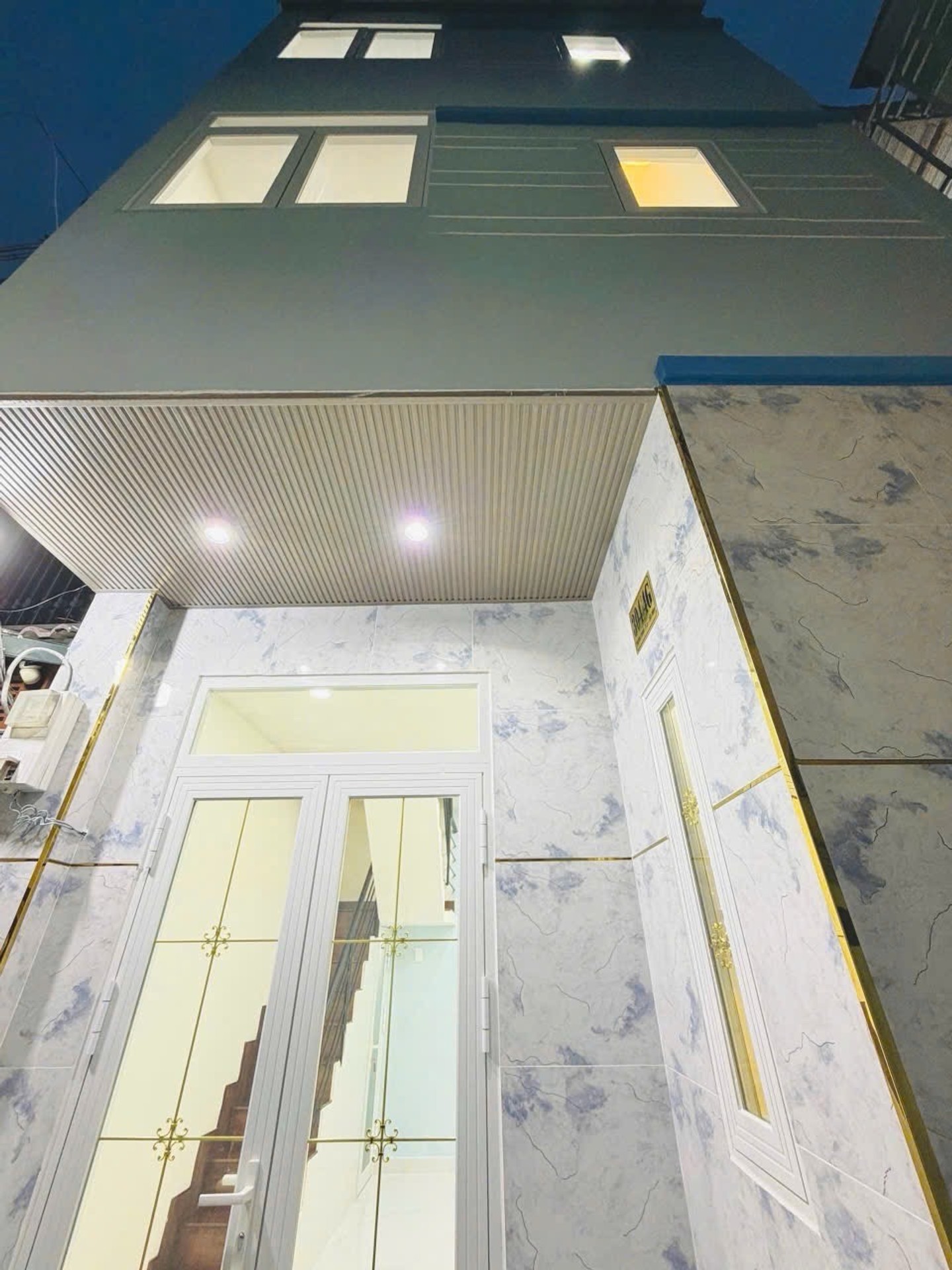 Cơ Hội Sở Hữu Nhà 5 Tầng Giá Tốt Ngay Trường Chinh