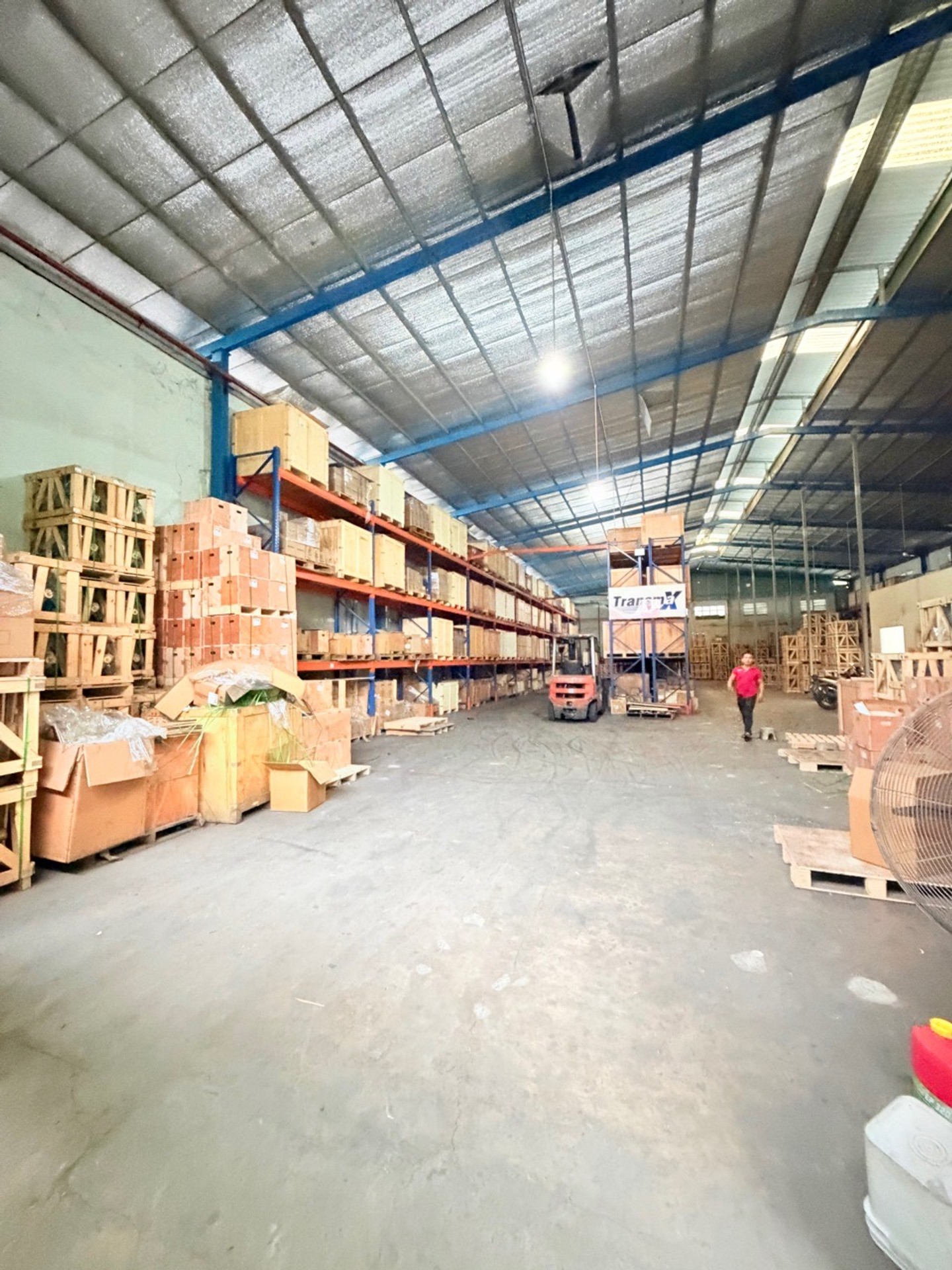 Bán kho, nhà xưởng 1345m2 phường Đông Hưng Thuận, ngang 33m, giá 114 tỷ