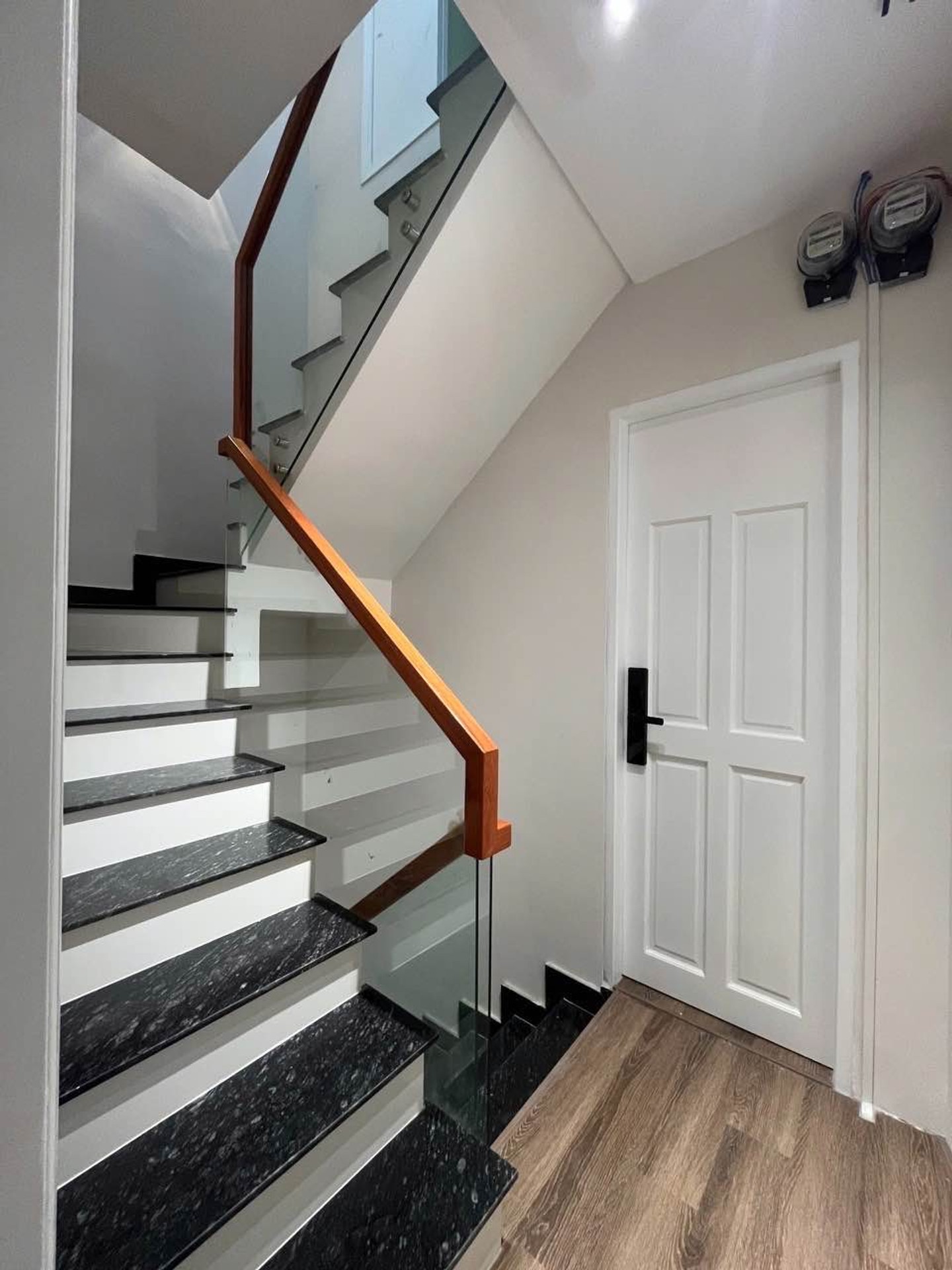 Bán nhà riêng 4 tầng phường Phú Nhuận, nhà cho thuê thu nhập cao, diện tích 39m²