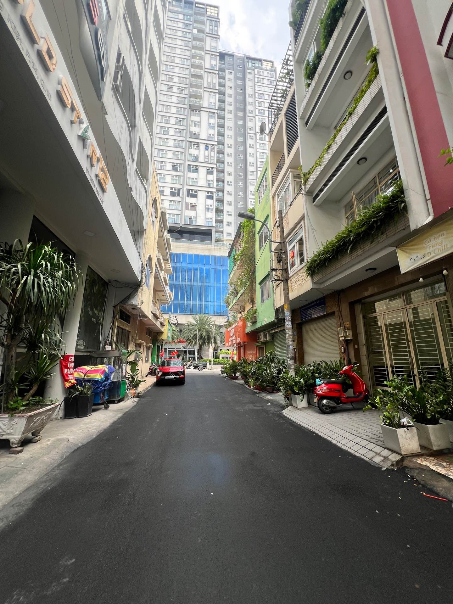 Chủ nhà vừa cắt lỗ gấp 1,3 tỷ : 18 tỷ cho nhà 5 Tầng Hẻm 8m Ô Tô Tránh Trục Lý Thường Kiệt, Quận 10
