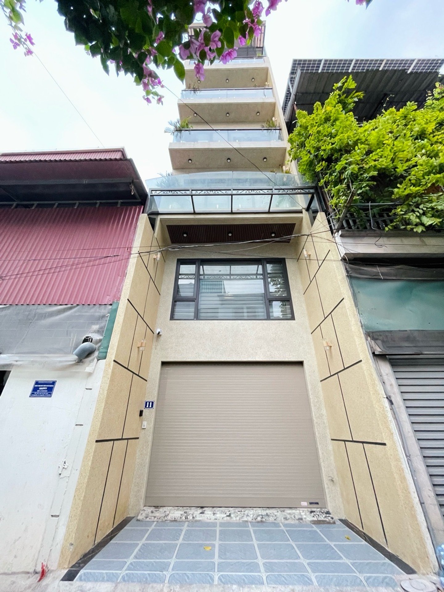 Nhà 7 Tầng Thang Máy Ngõ Thông Trung Tâm Phố Trạm - Cơ Hội Vàng Hiện Nay