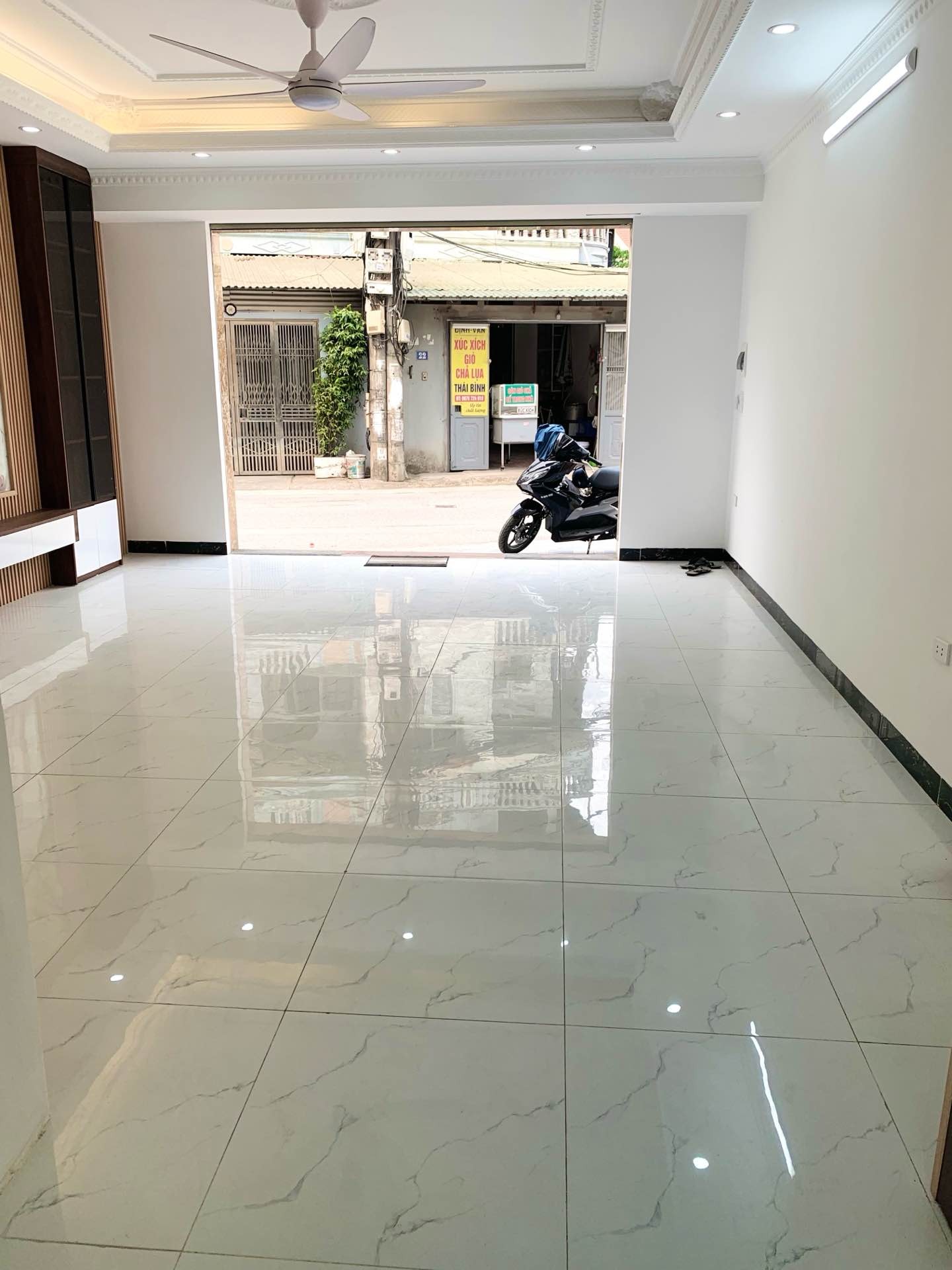 BÁN NHÀ NGUYỄN VĂN LINH 46M2- 7 TẦNG THANG MÁY - LÔ GÓC - Ô TÔ TRÁNH - 14.5 Tỷ