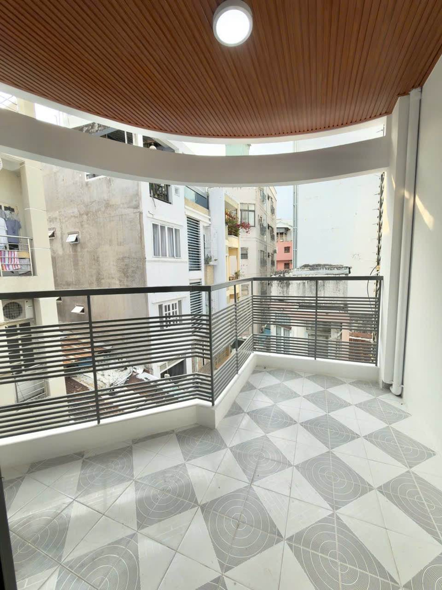 Nhà Hẻm Ô Tô 4 Tầng 32m2 Giá Tốt Gần Quận 3 - Cơ Hội Sở Hữu Hiếm Có