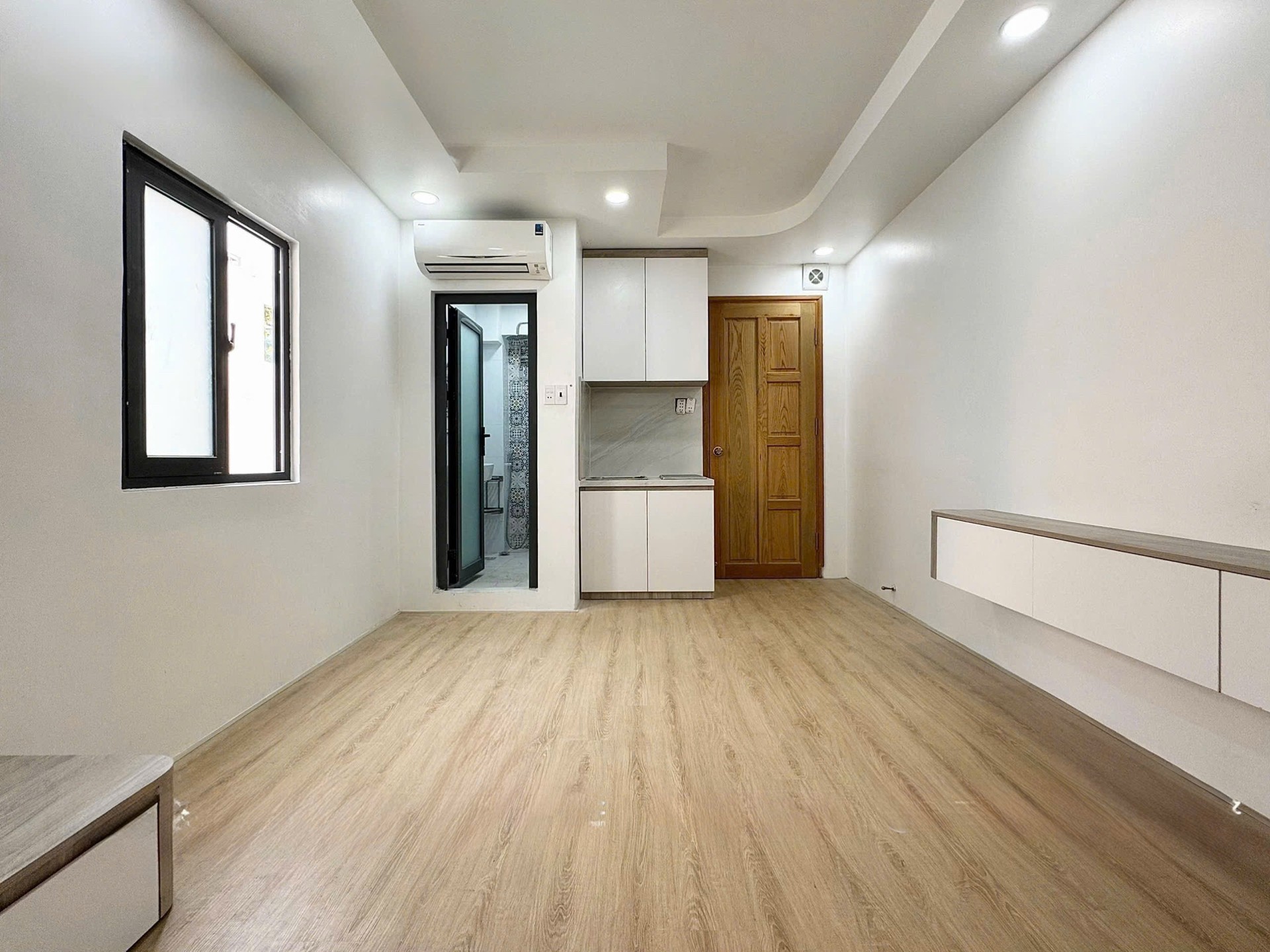 Nhà riêng cao cấp với thang máy tại khu kinh doanh sầm uất Quận 3