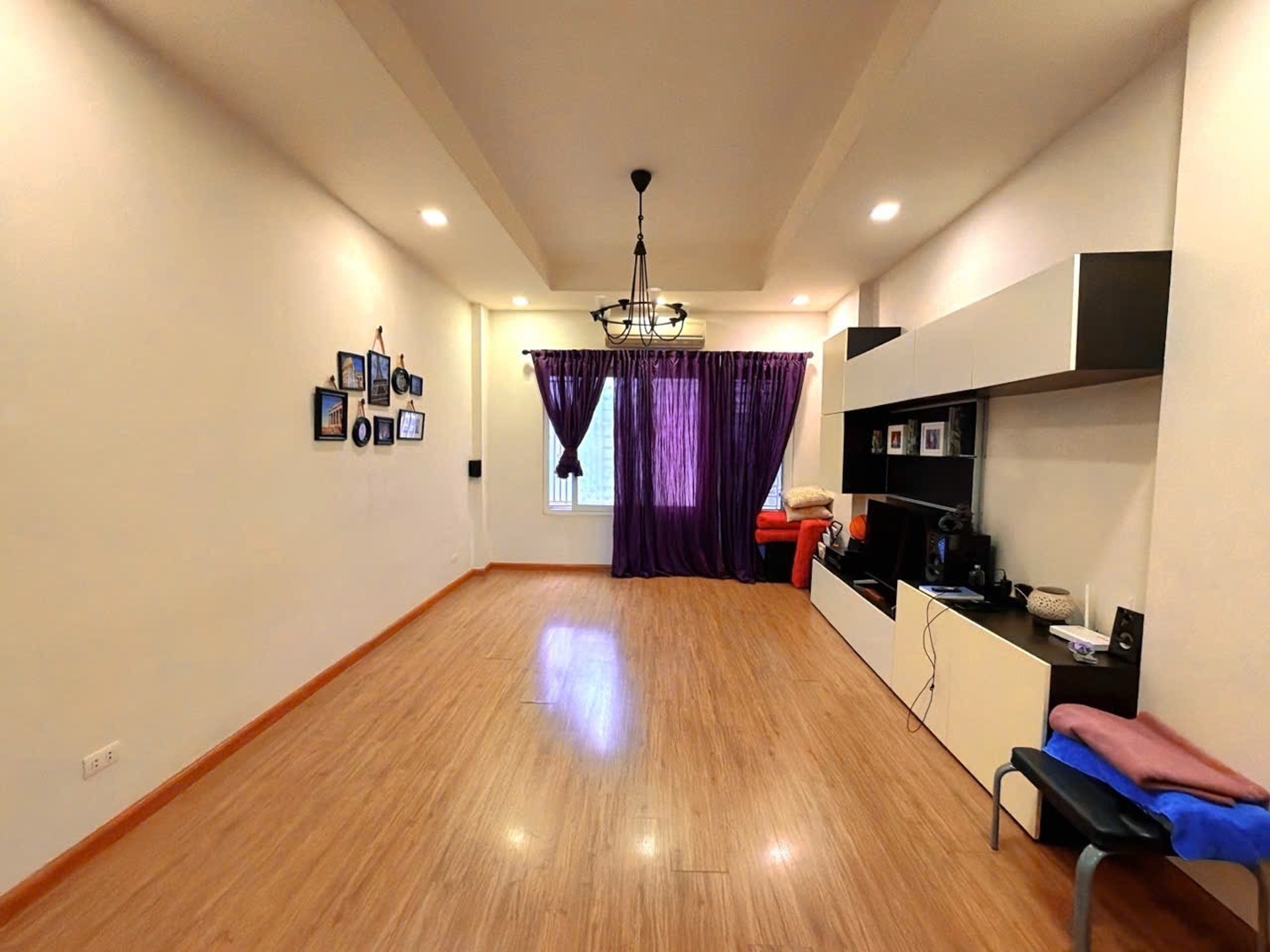Nhà đẹp 5 tầng gần Hồ Tây, không gian mở thoáng đãng