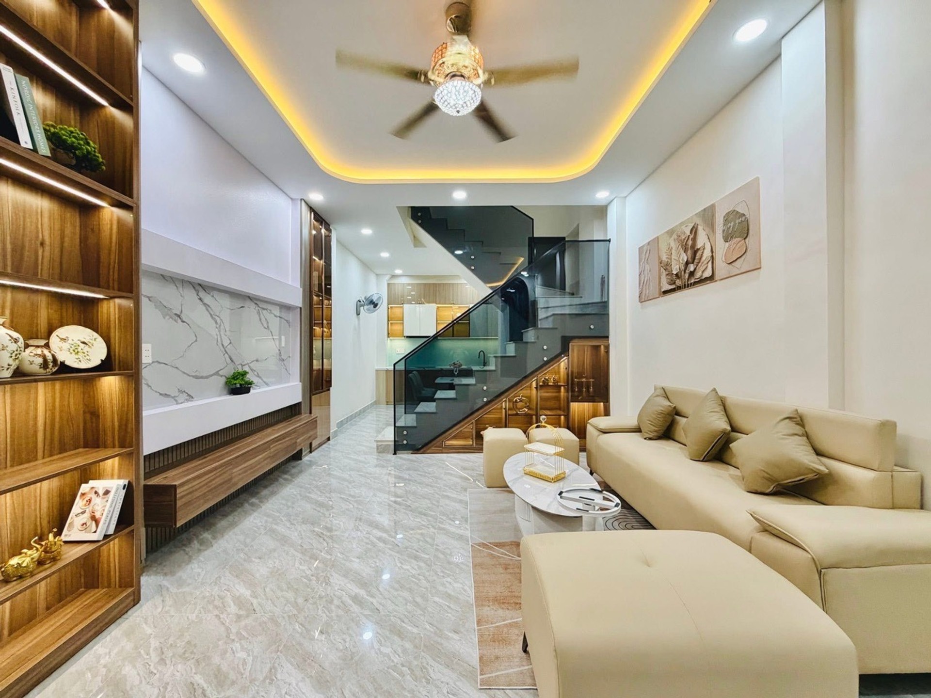 Bán nhà riêng 3 tầng 4 phòng ngủ tại Tân Bình, diện tích 31.4 m² giá 6.5 tỷ