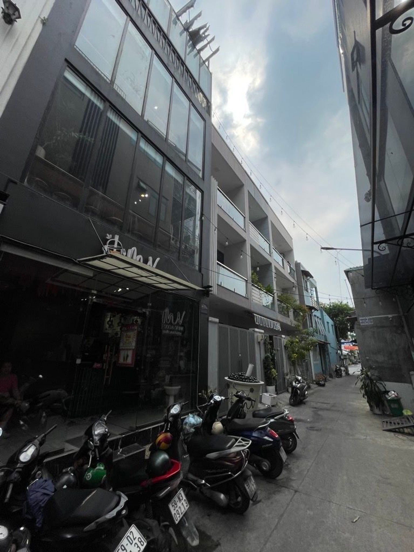 Bán nhà riêng 4 tầng mặt tiền rộng 5,5m tại Lê Thúc Hoạch, phù hợp kinh doanh